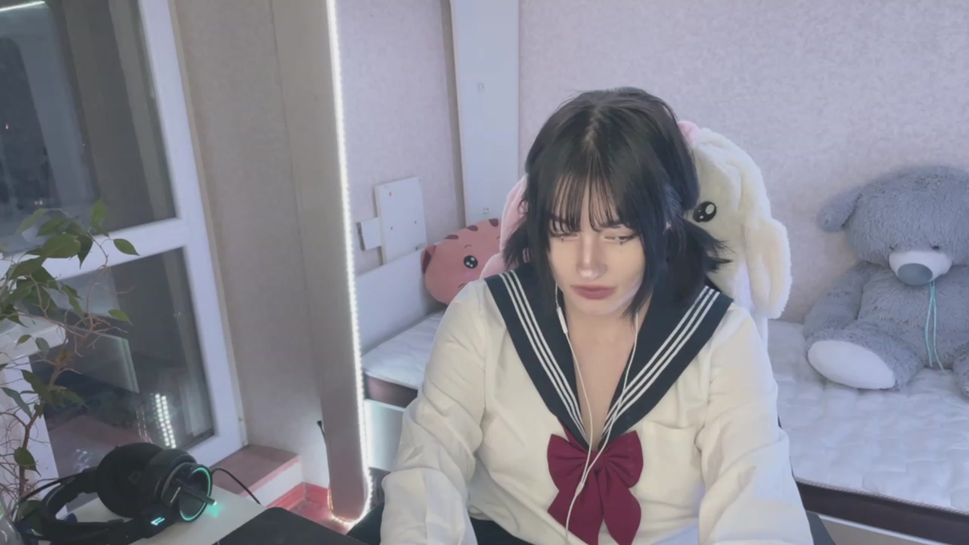 Gallery image thumbnail from Licorice_Alia's myfreecams stream on, 03/18/2023, 22:38 image 4 of 20