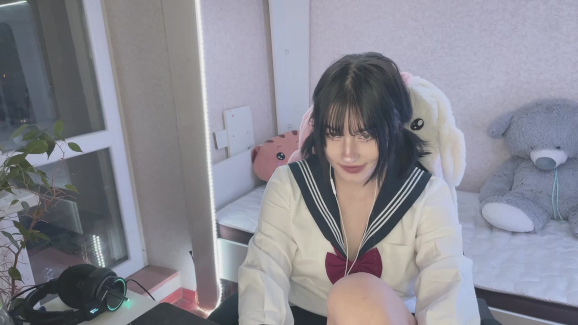 Gallery image thumbnail from Licorice_Alia's myfreecams stream on, 03/18/2023, 22:38 image 9 of 20