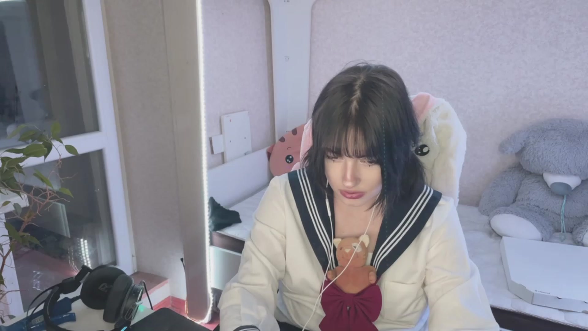 Gallery image thumbnail from Licorice_Alia's myfreecams stream on, 03/19/2023, 23:45 image 11 of 20