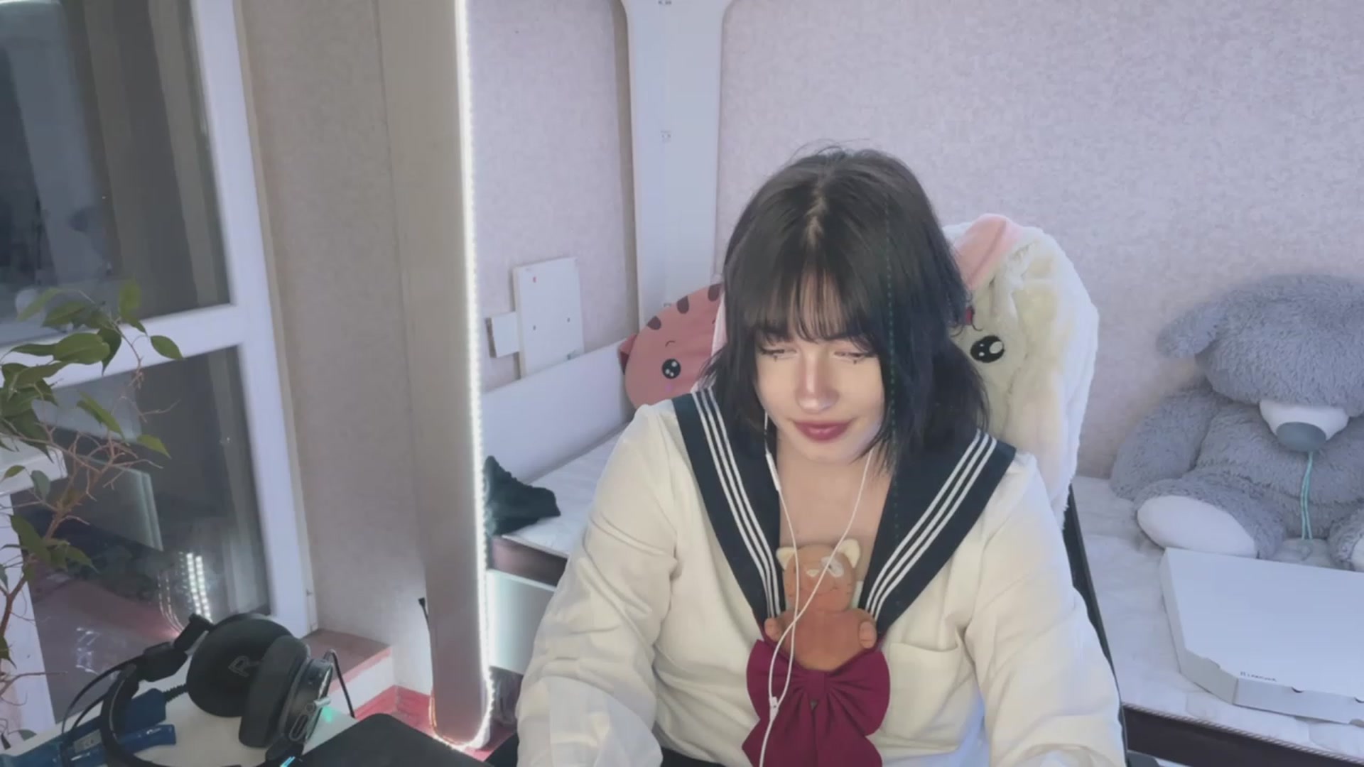 Gallery image thumbnail from Licorice_Alia's myfreecams stream on, 03/19/2023, 23:45 image 1 of 20