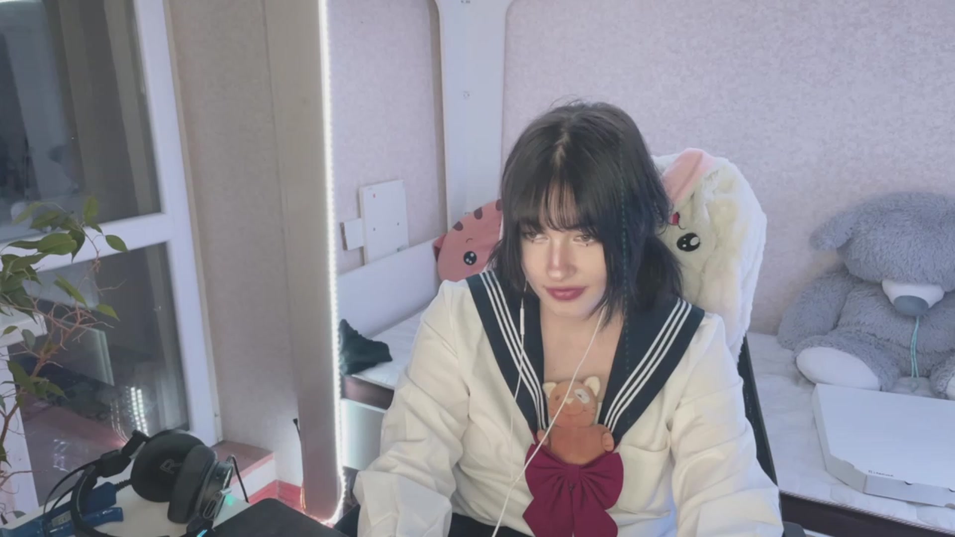 Gallery image thumbnail from Licorice_Alia's myfreecams stream on, 03/19/2023, 23:45 image 19 of 20
