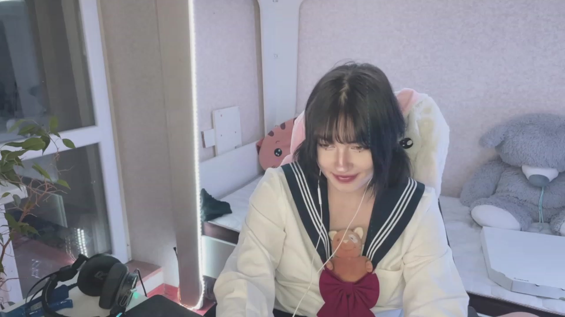 Gallery image thumbnail from Licorice_Alia's myfreecams stream on, 03/19/2023, 23:45 image 9 of 20