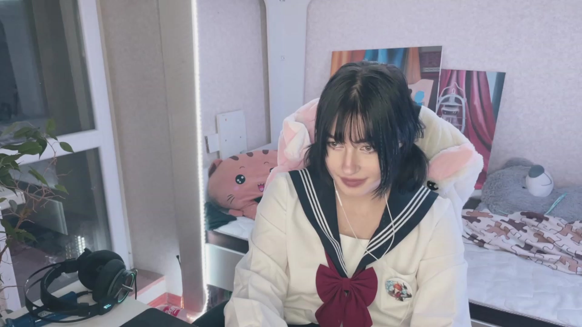 Gallery image thumbnail from Licorice_Alia's myfreecams stream on, 03/22/2023, 01:39 image 17 of 20