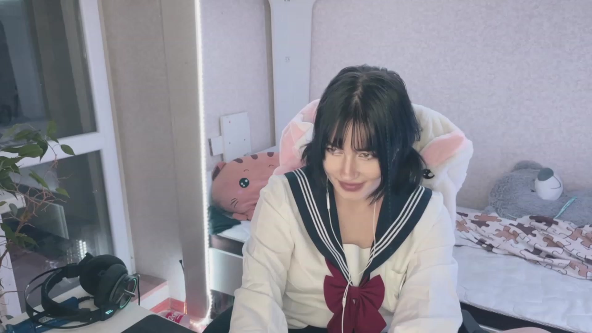 Gallery image thumbnail from Licorice_Alia's myfreecams stream on, 03/22/2023, 01:39 image 3 of 20