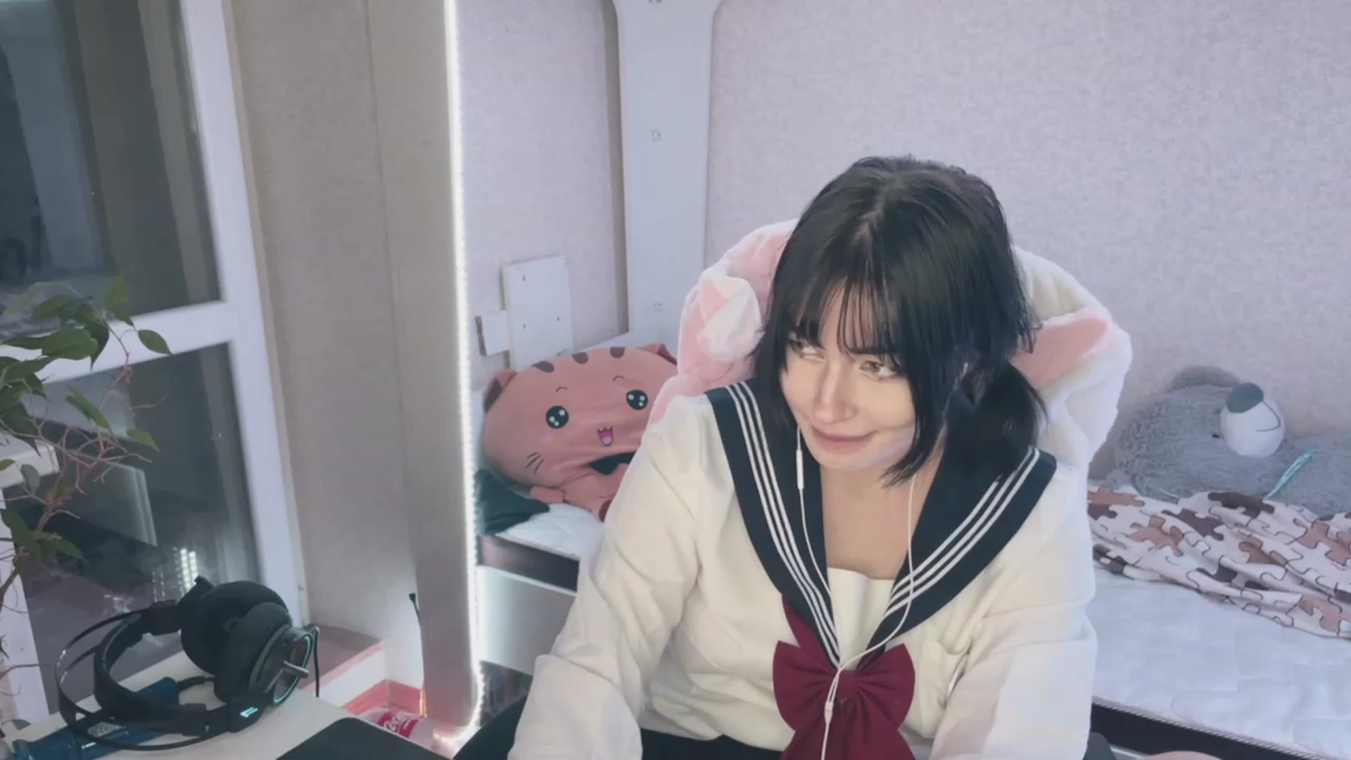 Gallery image thumbnail from Licorice_Alia's myfreecams stream on, 03/22/2023, 01:39 image 2 of 20