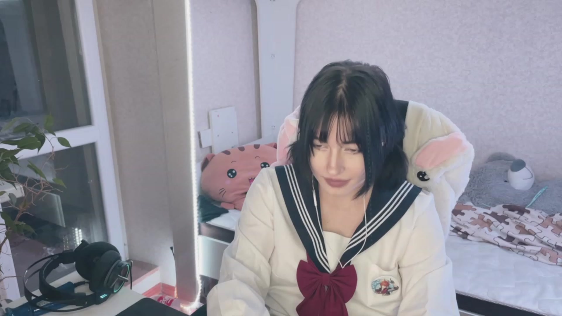 Gallery image thumbnail from Licorice_Alia's myfreecams stream on, 03/22/2023, 01:39 image 12 of 20