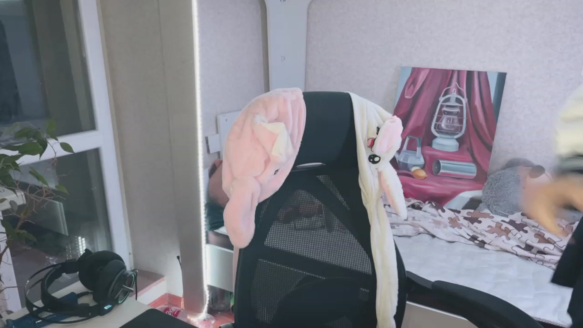 Gallery image thumbnail from Licorice_Alia's myfreecams stream on, 03/22/2023, 01:39 image 13 of 20