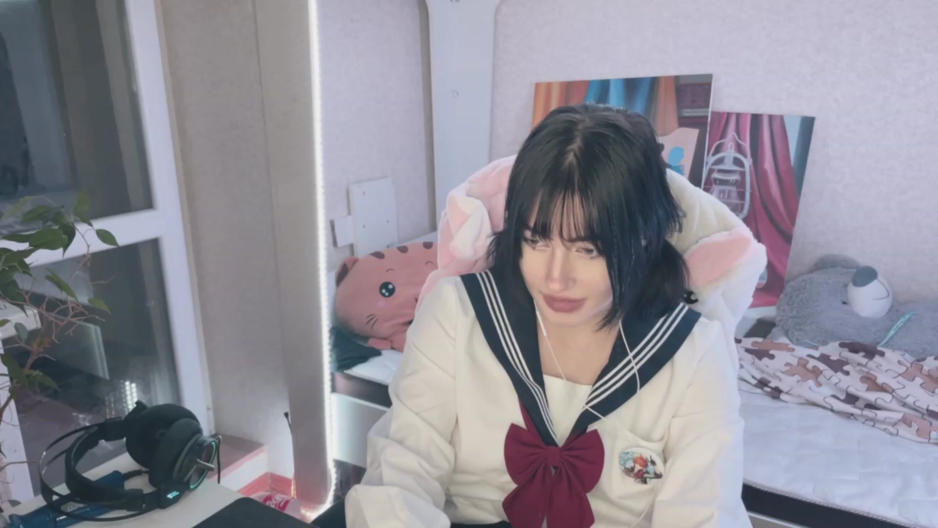 Gallery image thumbnail from Licorice_Alia's myfreecams stream on, 03/22/2023, 01:39 image 15 of 20