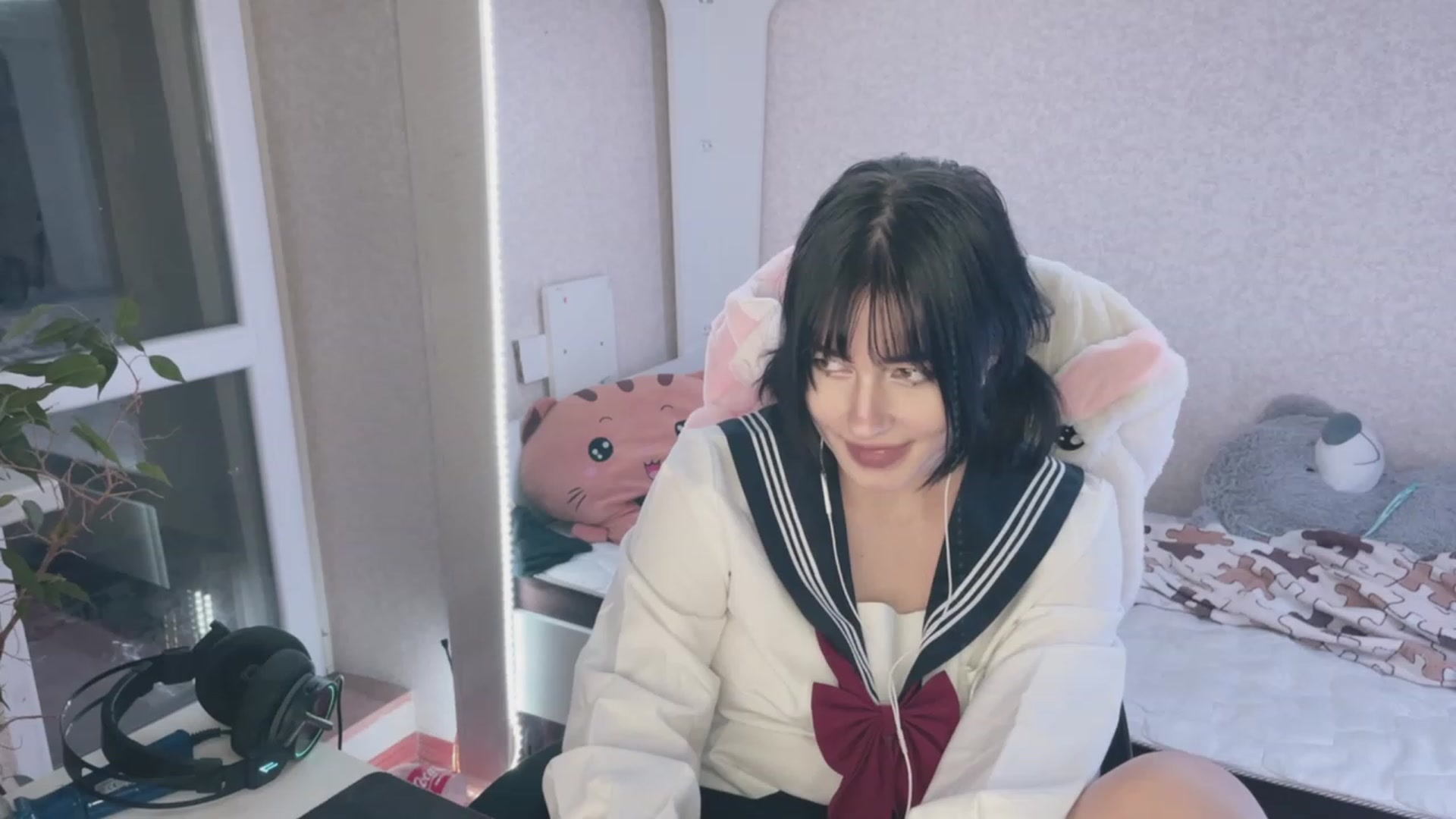 Gallery image thumbnail from Licorice_Alia's myfreecams stream on, 03/22/2023, 01:39 image 8 of 20
