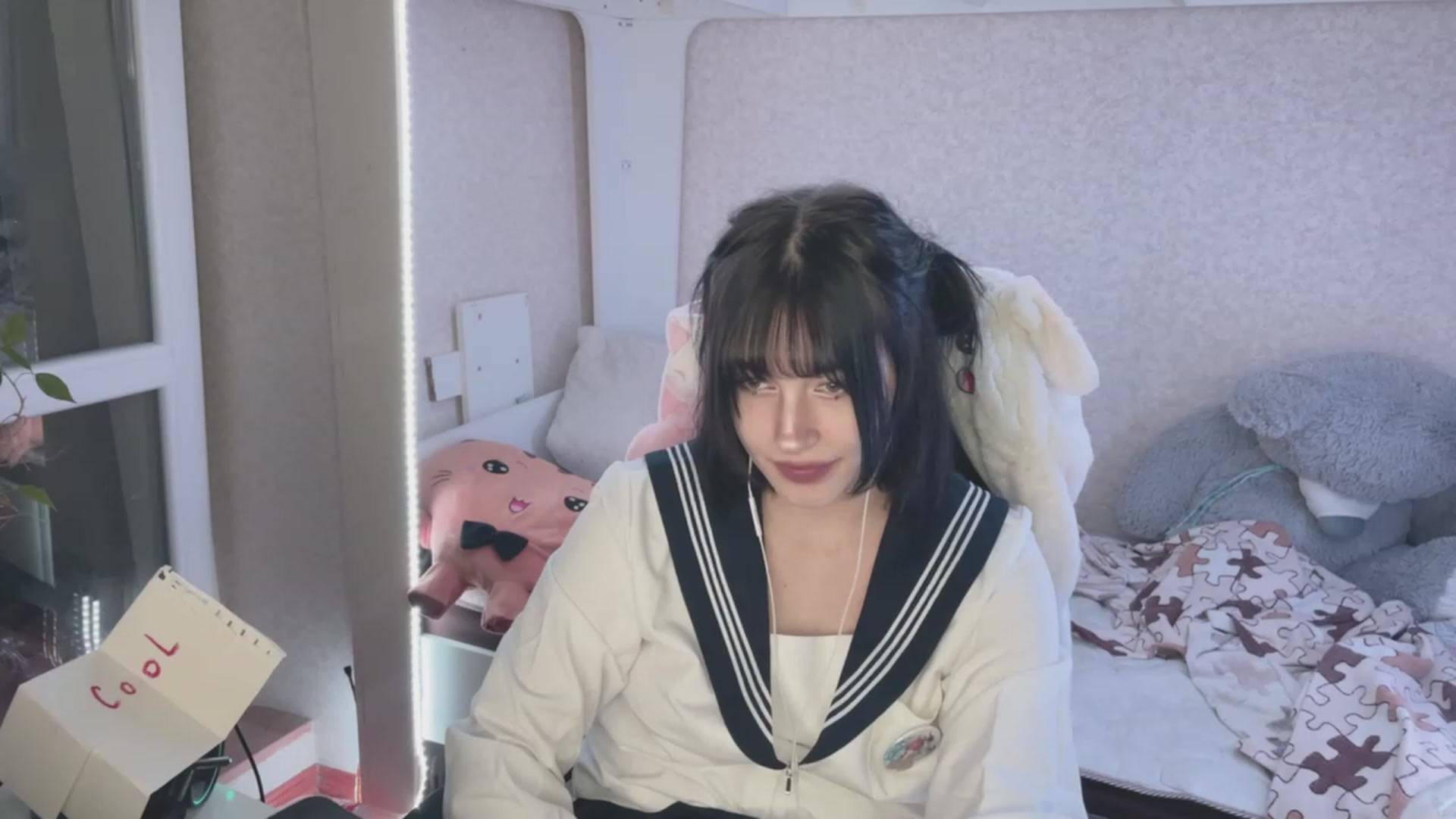 Gallery image thumbnail from Licorice_Alia's myfreecams stream on, 03/24/2023, 24:03 image 6 of 20