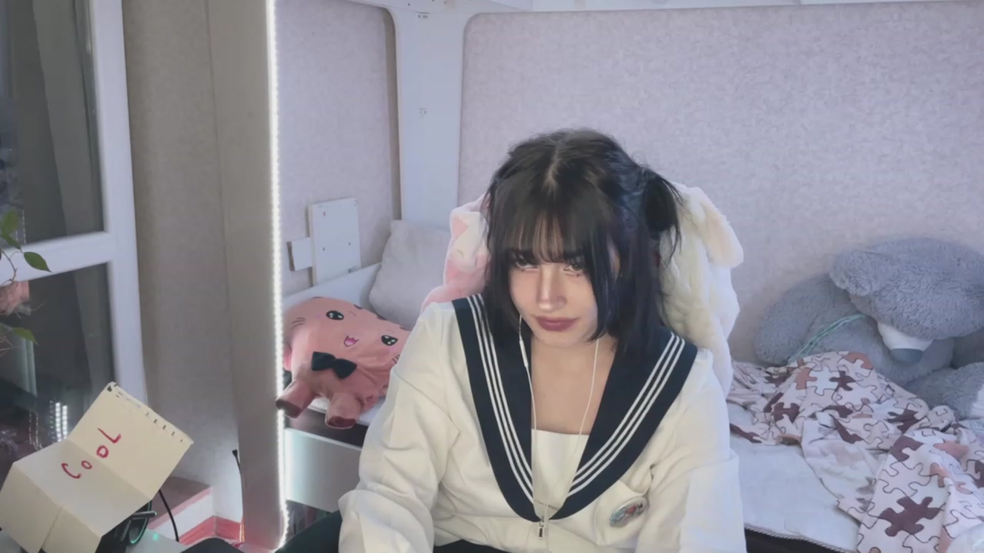 Gallery image thumbnail from Licorice_Alia's myfreecams stream on, 03/24/2023, 24:03 image 4 of 20