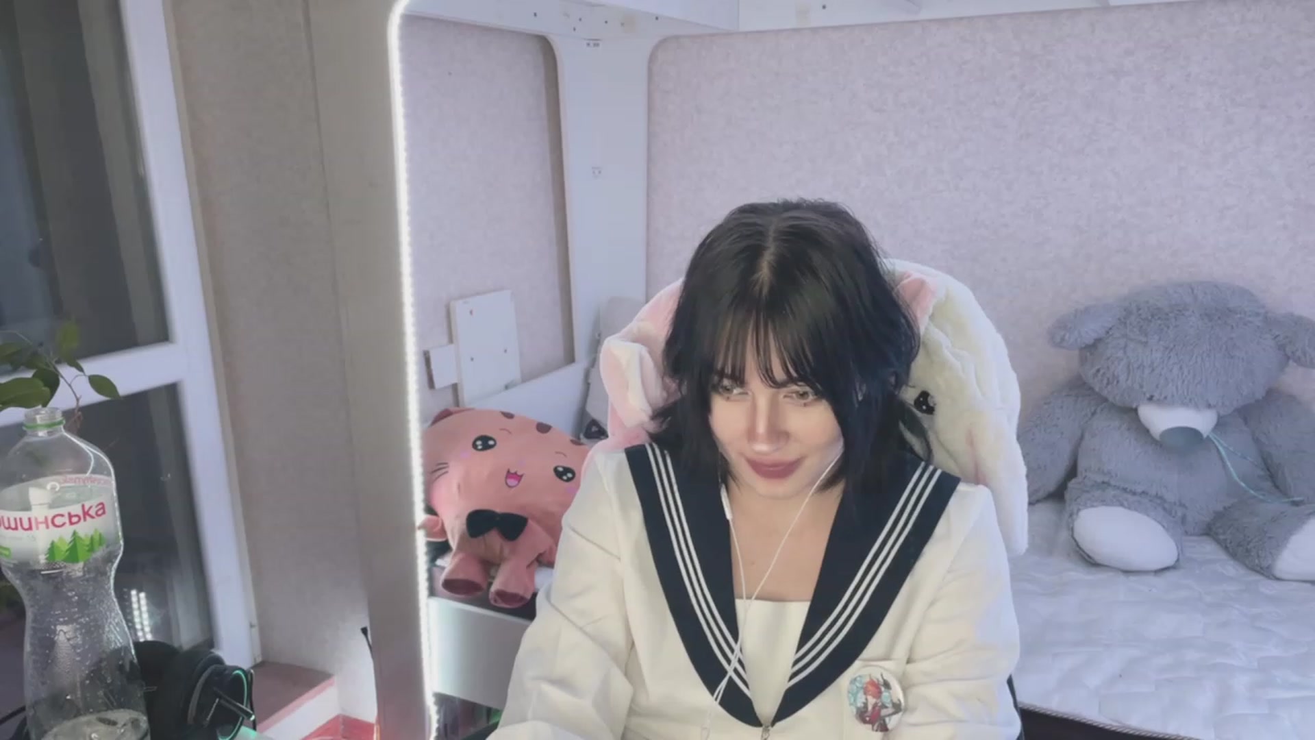 Gallery image thumbnail from Licorice_Alia's myfreecams stream on, 03/26/2023, 24:19 image 5 of 20