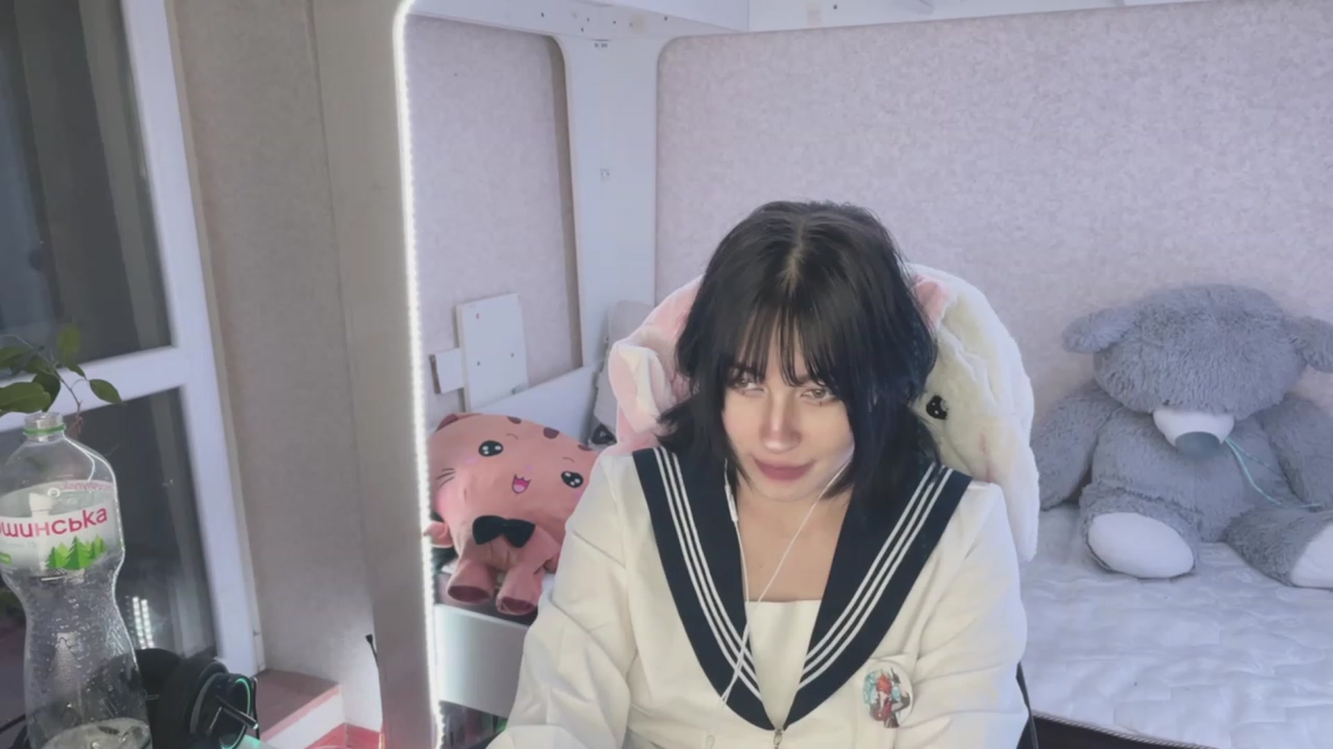 Gallery image thumbnail from Licorice_Alia's myfreecams stream on, 03/26/2023, 24:19 image 10 of 20