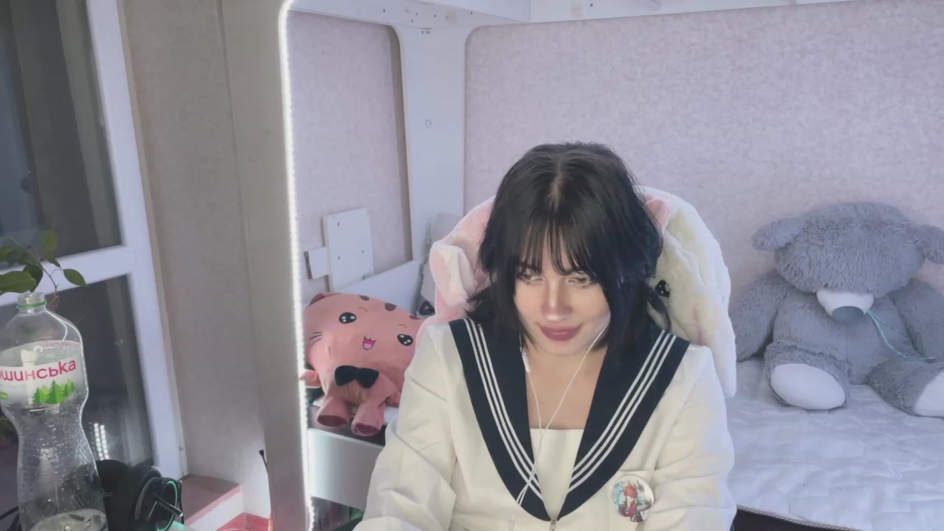 Gallery image thumbnail from Licorice_Alia's myfreecams stream on, 03/26/2023, 24:19 image 6 of 20