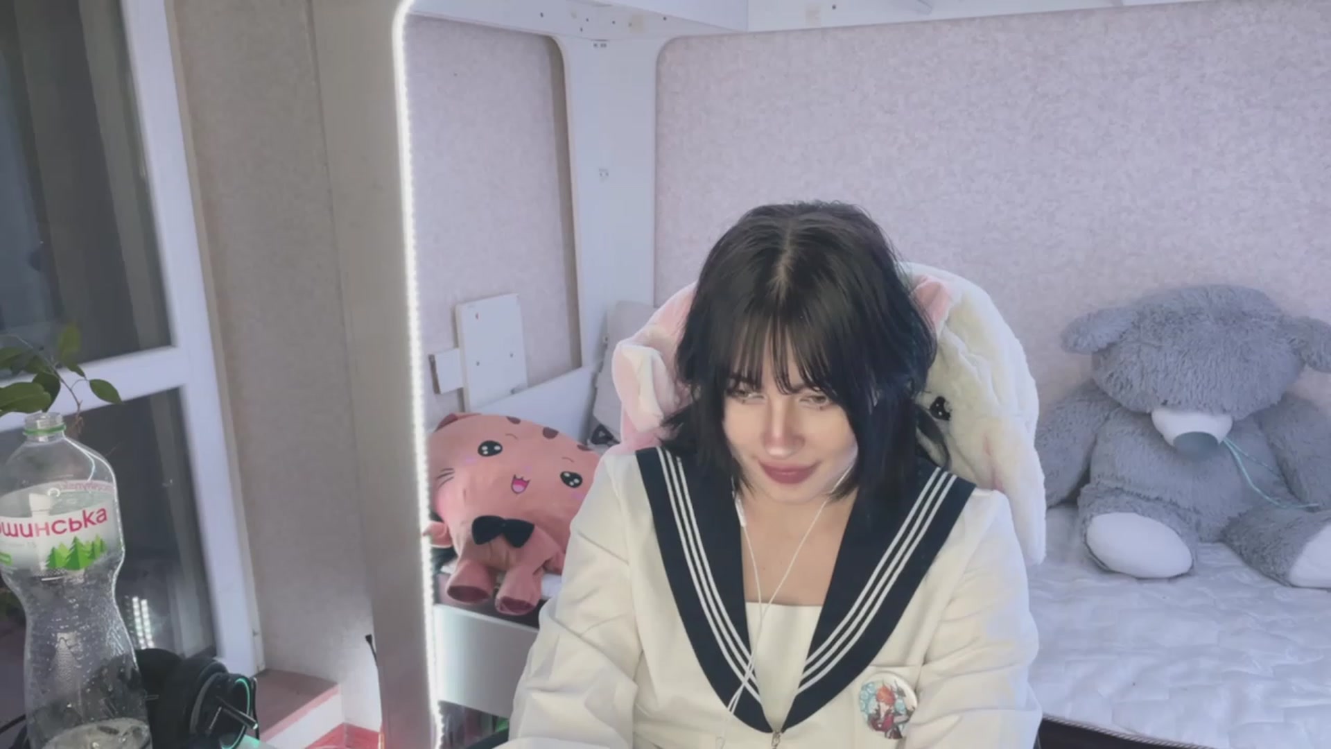 Gallery image thumbnail from Licorice_Alia's myfreecams stream on, 03/26/2023, 24:19 image 3 of 20
