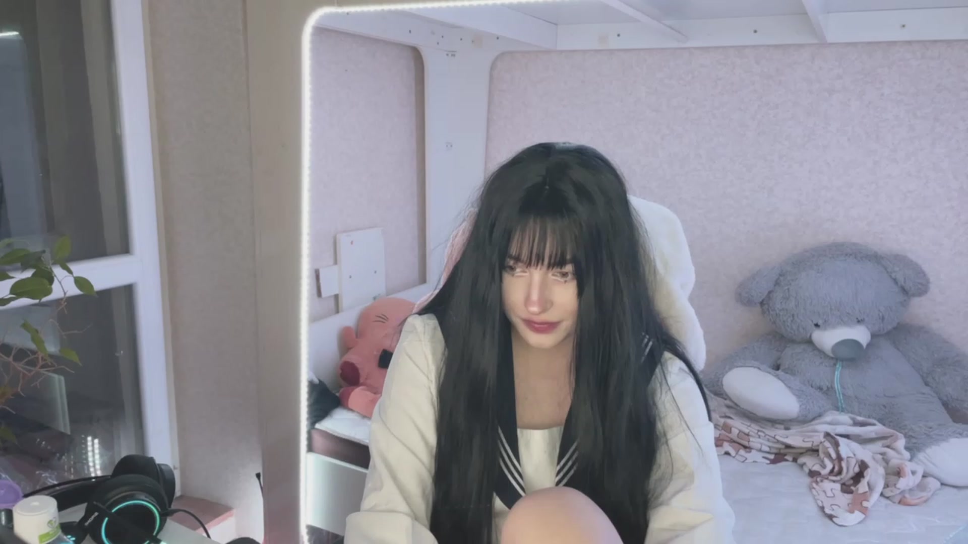 Gallery image thumbnail from Licorice_Alia's myfreecams stream on, 03/28/2023, 22:37 image 7 of 20