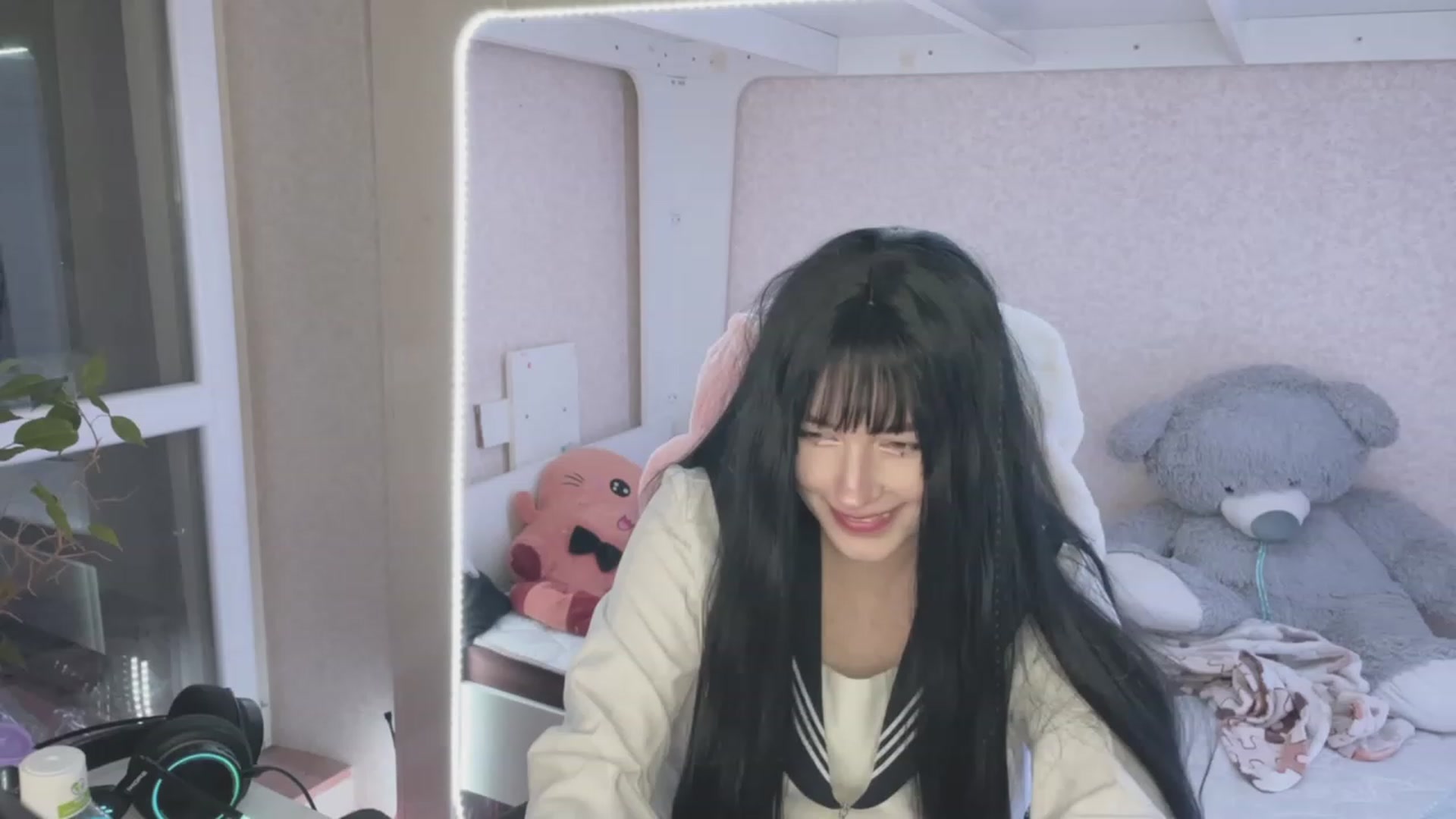Gallery image thumbnail from Licorice_Alia's myfreecams stream on, 03/28/2023, 22:37 image 15 of 20