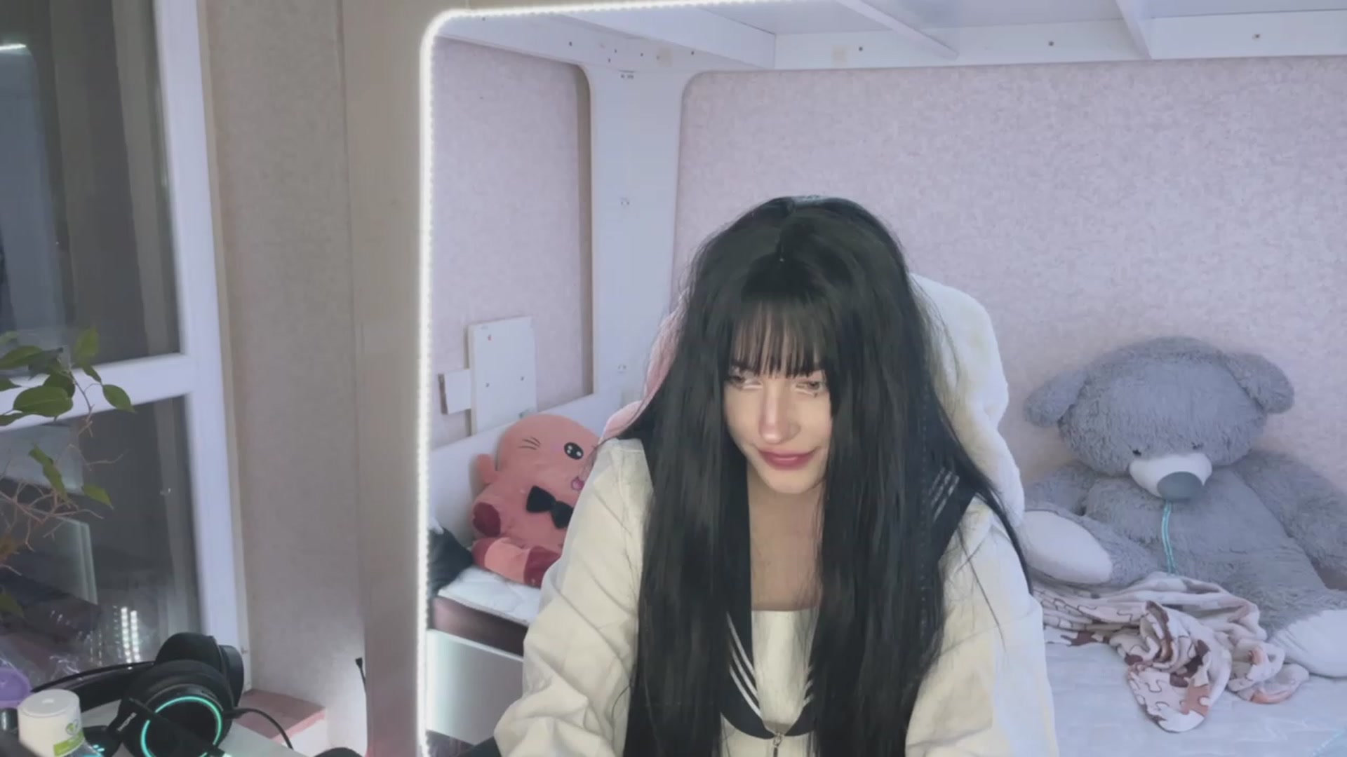 Gallery image thumbnail from Licorice_Alia's myfreecams stream on, 03/28/2023, 22:37 image 10 of 20