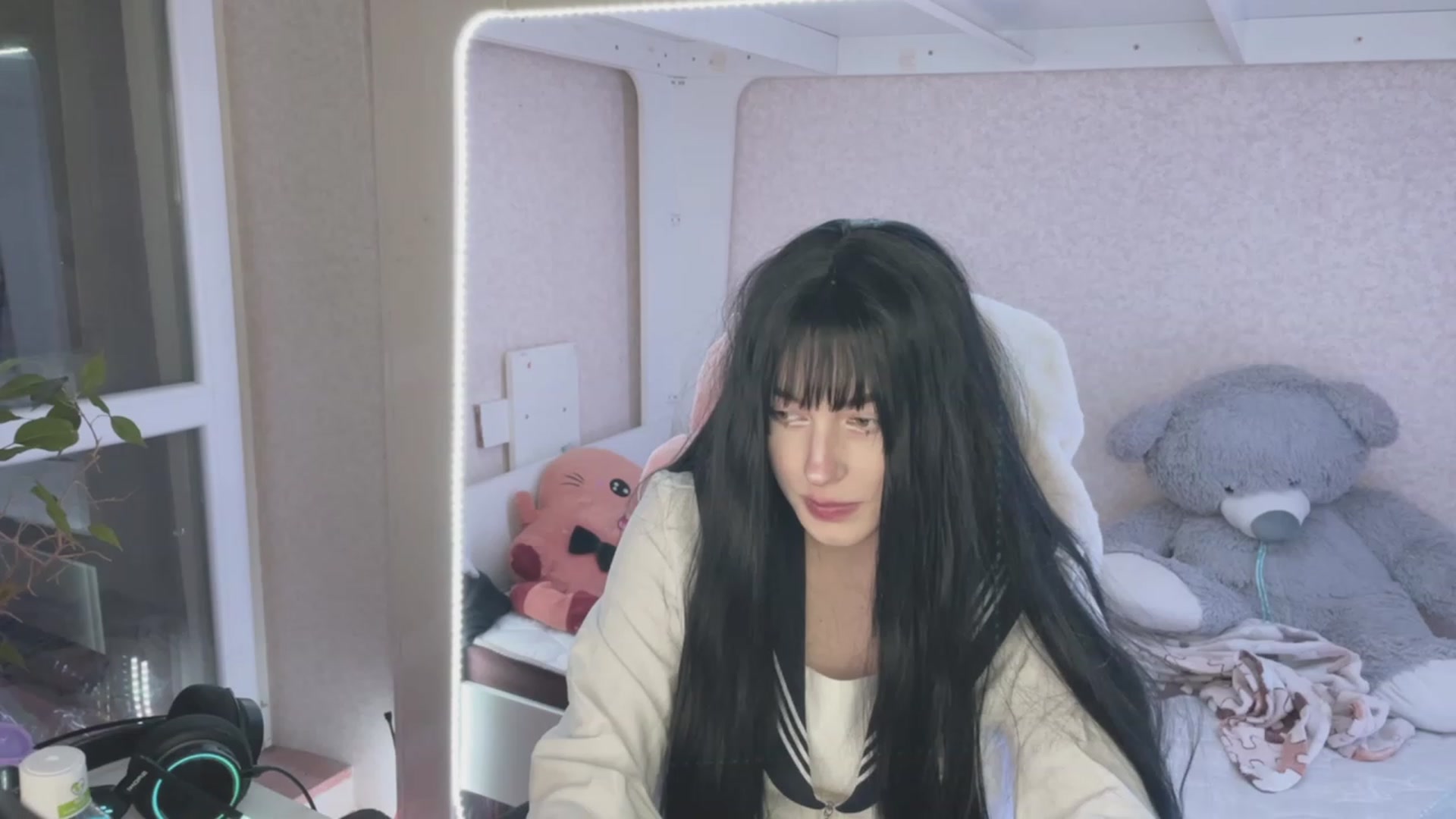 Gallery image thumbnail from Licorice_Alia's myfreecams stream on, 03/28/2023, 22:37 image 16 of 20