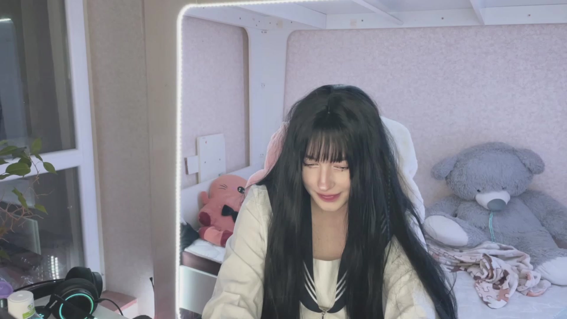 Gallery image thumbnail from Licorice_Alia's myfreecams stream on, 03/28/2023, 22:37 image 11 of 20