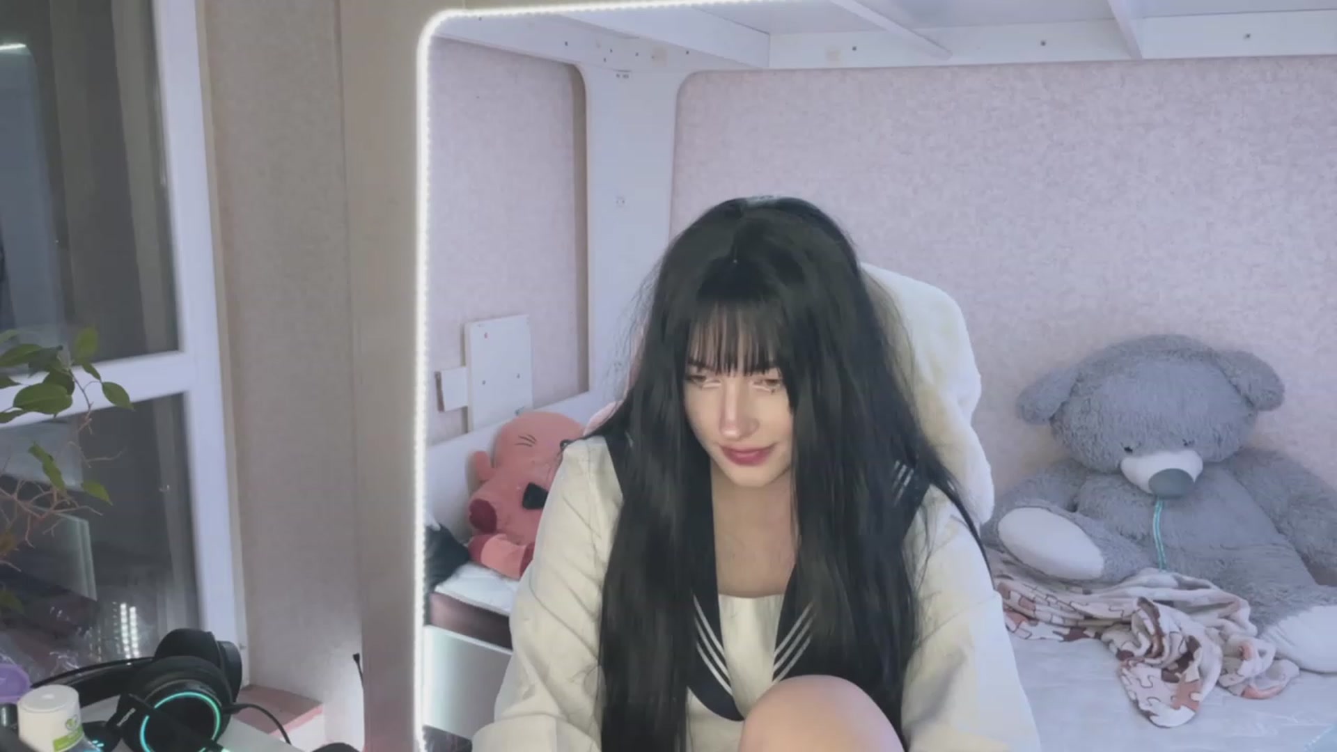 Gallery image thumbnail from Licorice_Alia's myfreecams stream on, 03/28/2023, 22:37 image 6 of 20