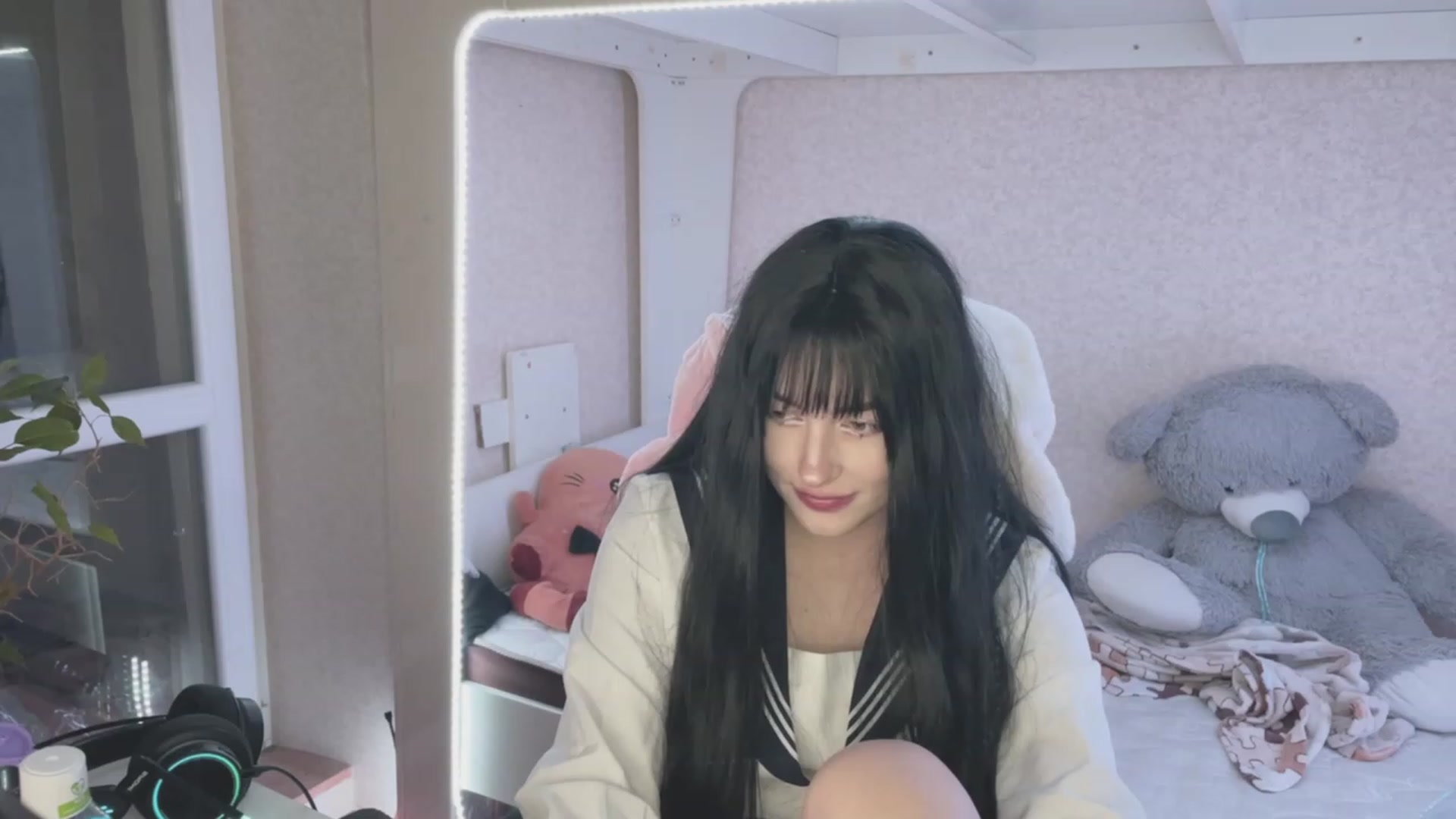 Gallery image thumbnail from Licorice_Alia's myfreecams stream on, 03/28/2023, 22:37 image 3 of 20