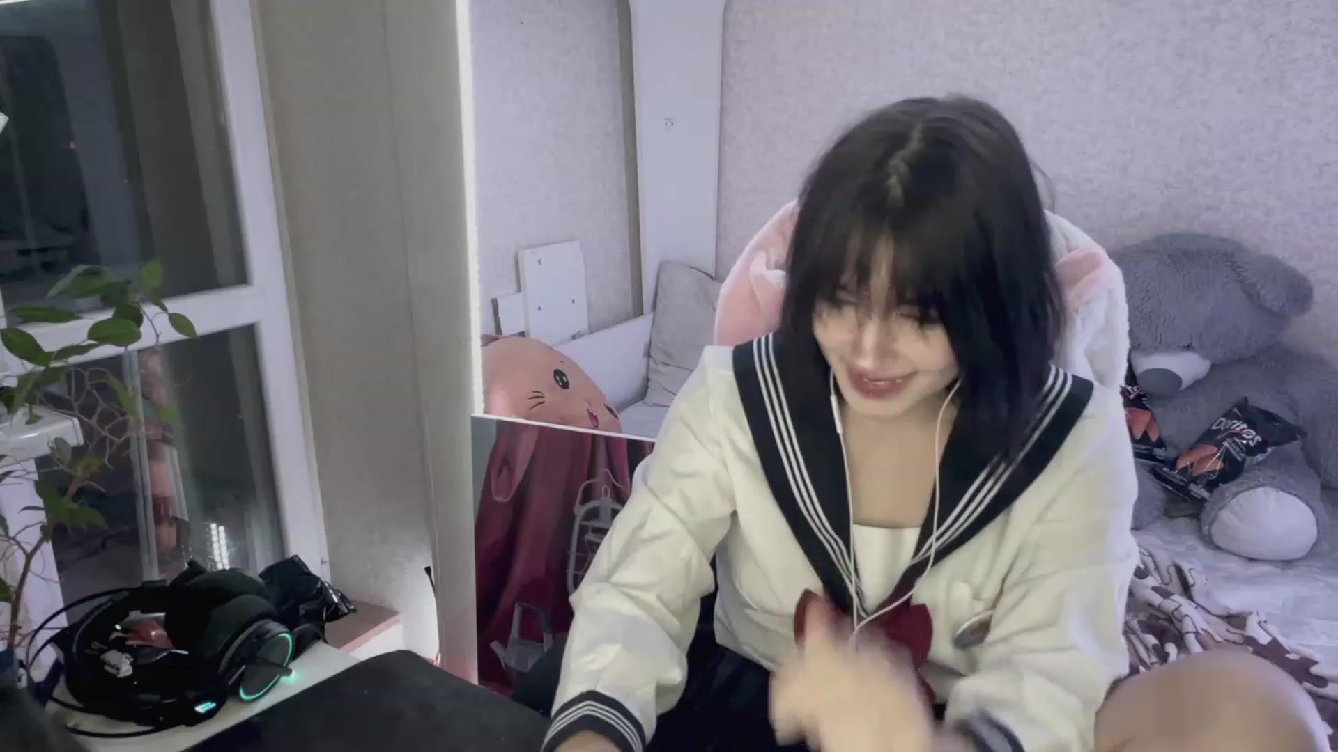 Gallery image thumbnail from Licorice_Alia's myfreecams stream on, 04/02/2023, 24:24 image 18 of 20
