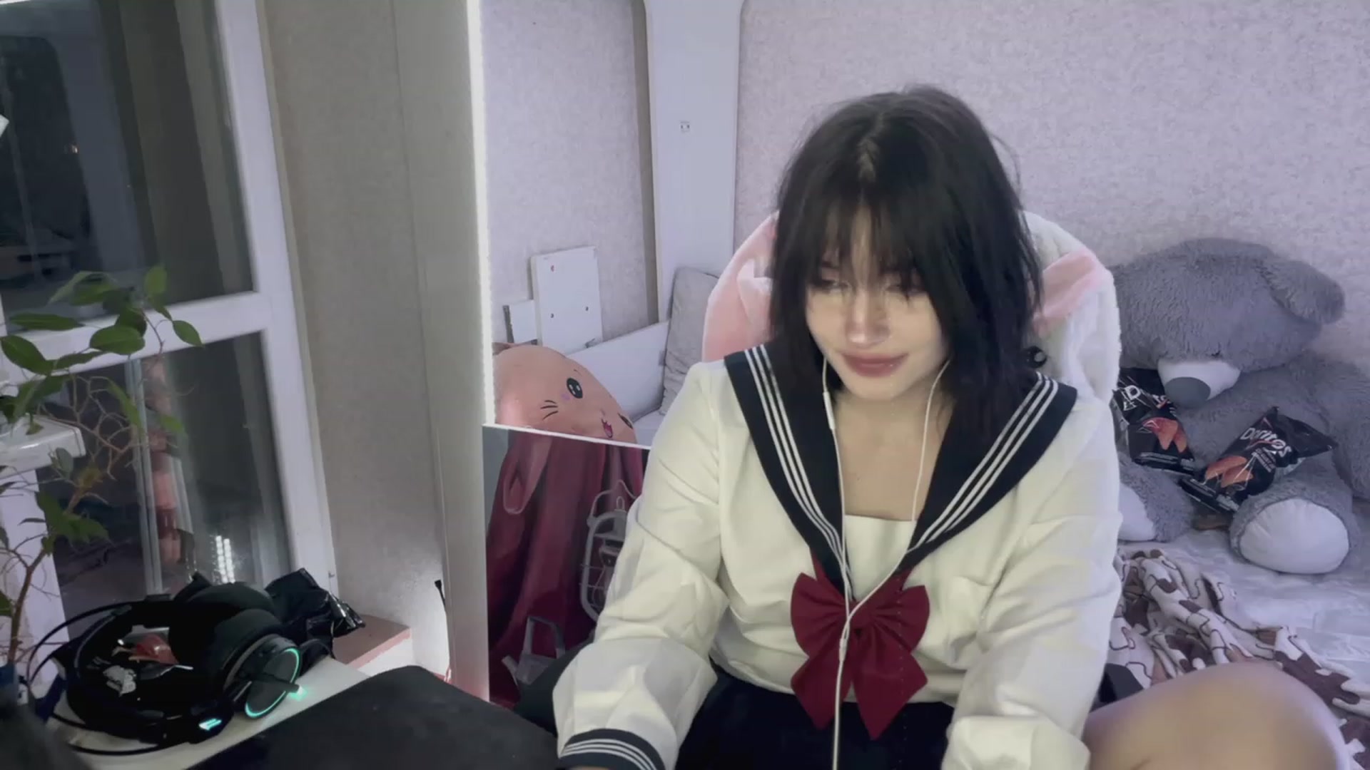 Gallery image thumbnail from Licorice_Alia's myfreecams stream on, 04/02/2023, 24:24 image 12 of 20