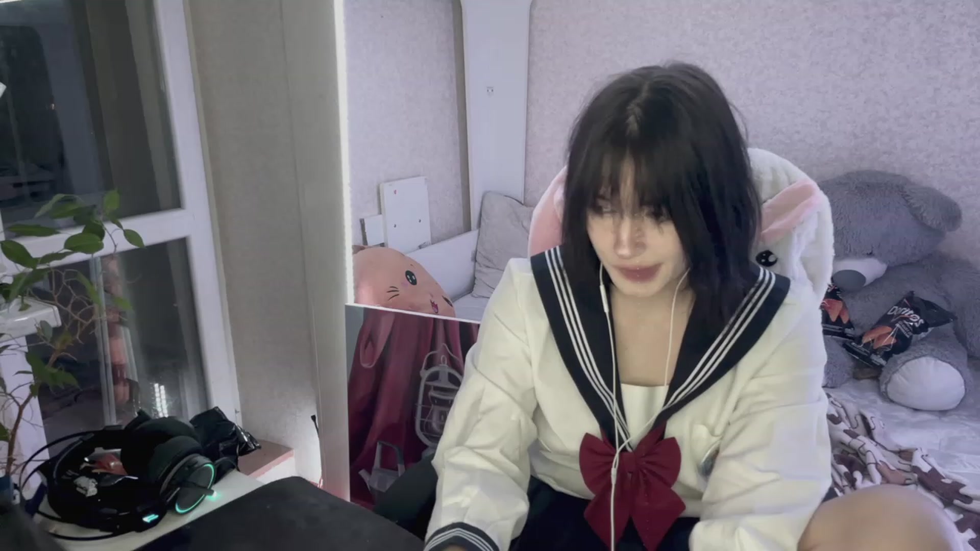 Gallery image thumbnail from Licorice_Alia's myfreecams stream on, 04/02/2023, 24:24 image 19 of 20