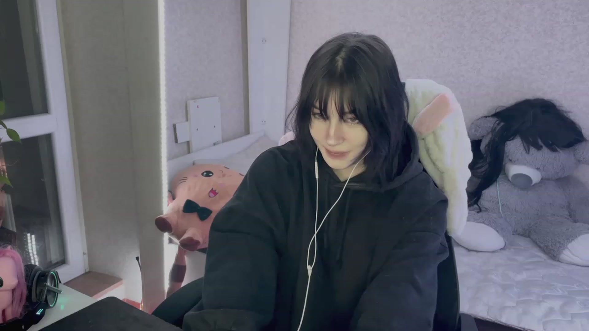 Gallery image thumbnail from Licorice_Alia's myfreecams stream on, 04/05/2023, 23:33 image 1 of 20