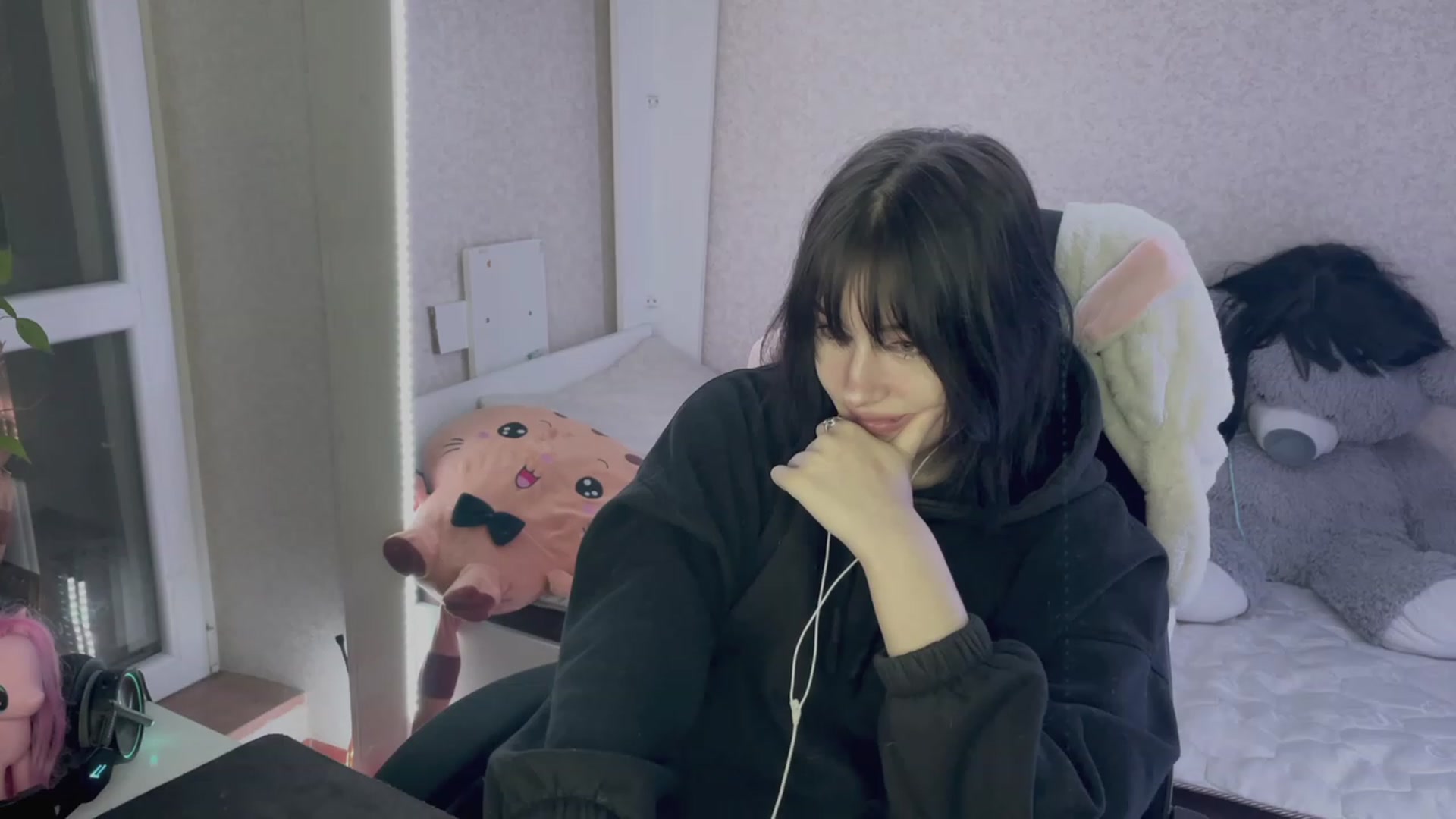 Gallery image thumbnail from Licorice_Alia's myfreecams stream on, 04/05/2023, 23:33 image 8 of 20