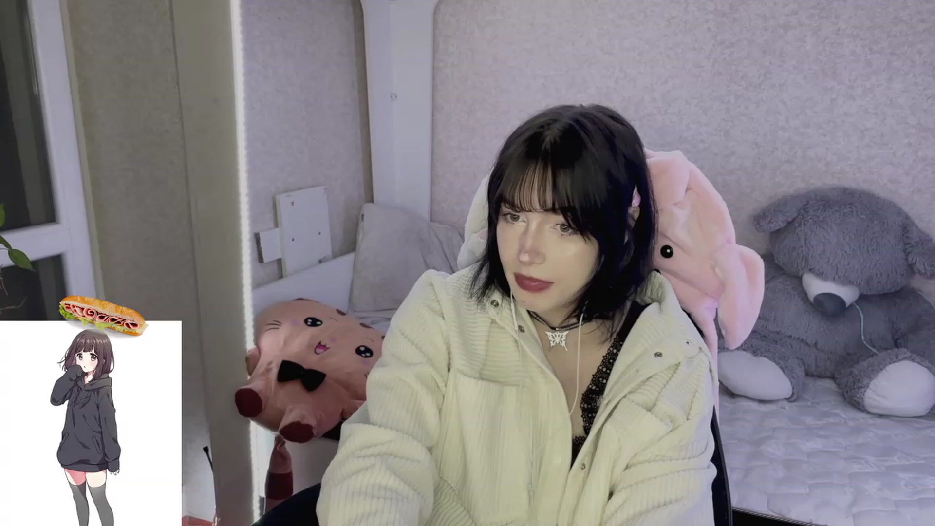 Gallery image thumbnail from Licorice_Alia's myfreecams stream on, 04/22/2023, 23:21 image 18 of 20