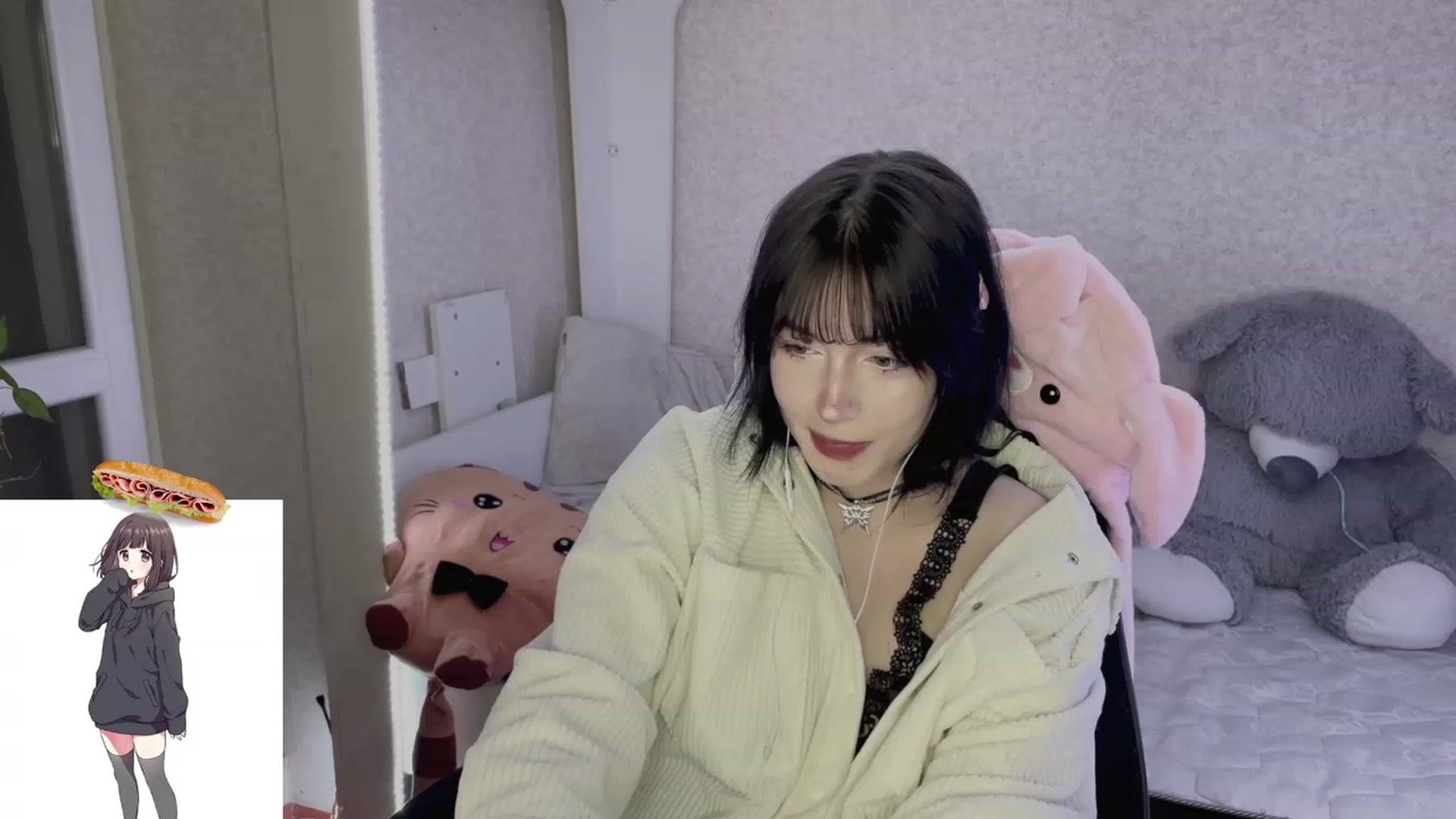 Gallery image thumbnail from Licorice_Alia's myfreecams stream on, 04/22/2023, 23:21 image 1 of 20