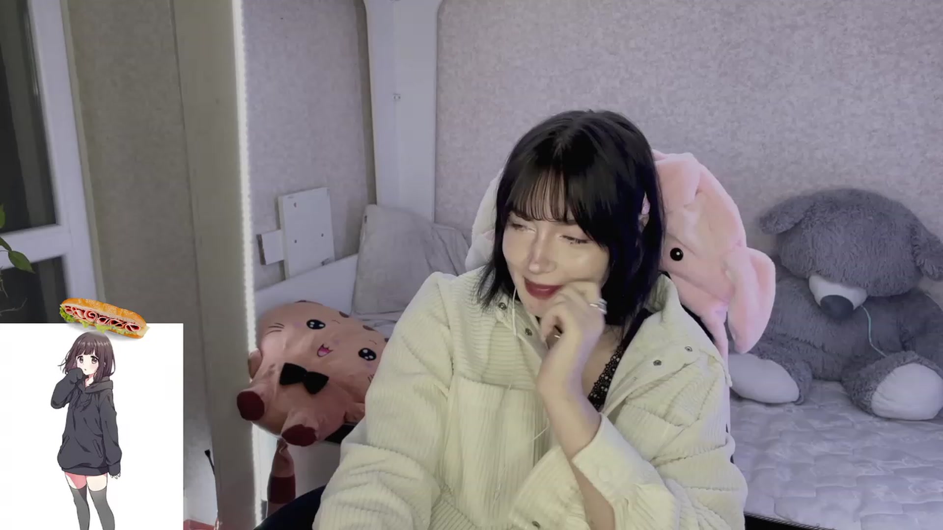 Gallery image thumbnail from Licorice_Alia's myfreecams stream on, 04/22/2023, 23:21 image 16 of 20