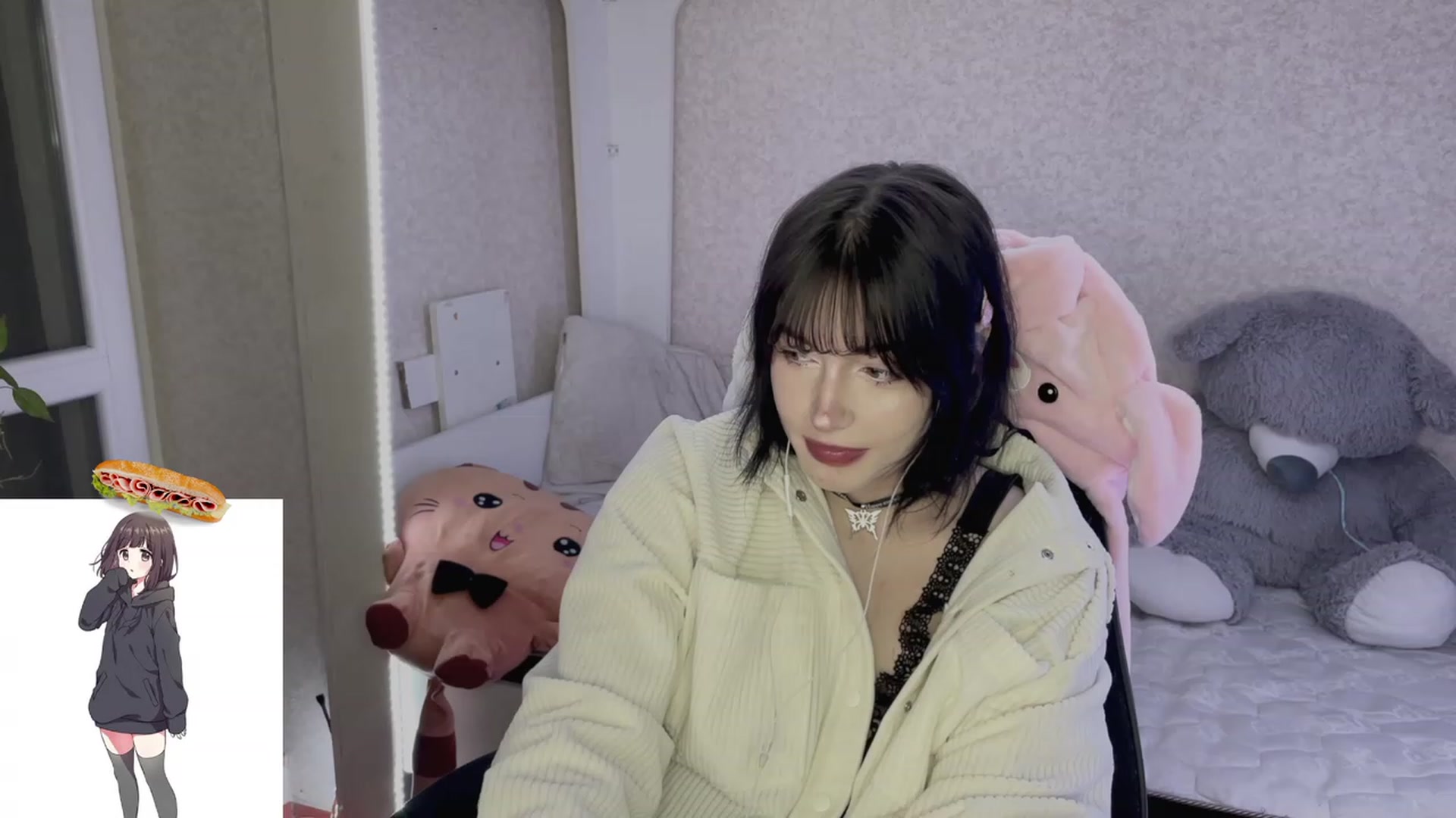 Gallery image thumbnail from Licorice_Alia's myfreecams stream on, 04/22/2023, 23:21 image 5 of 20