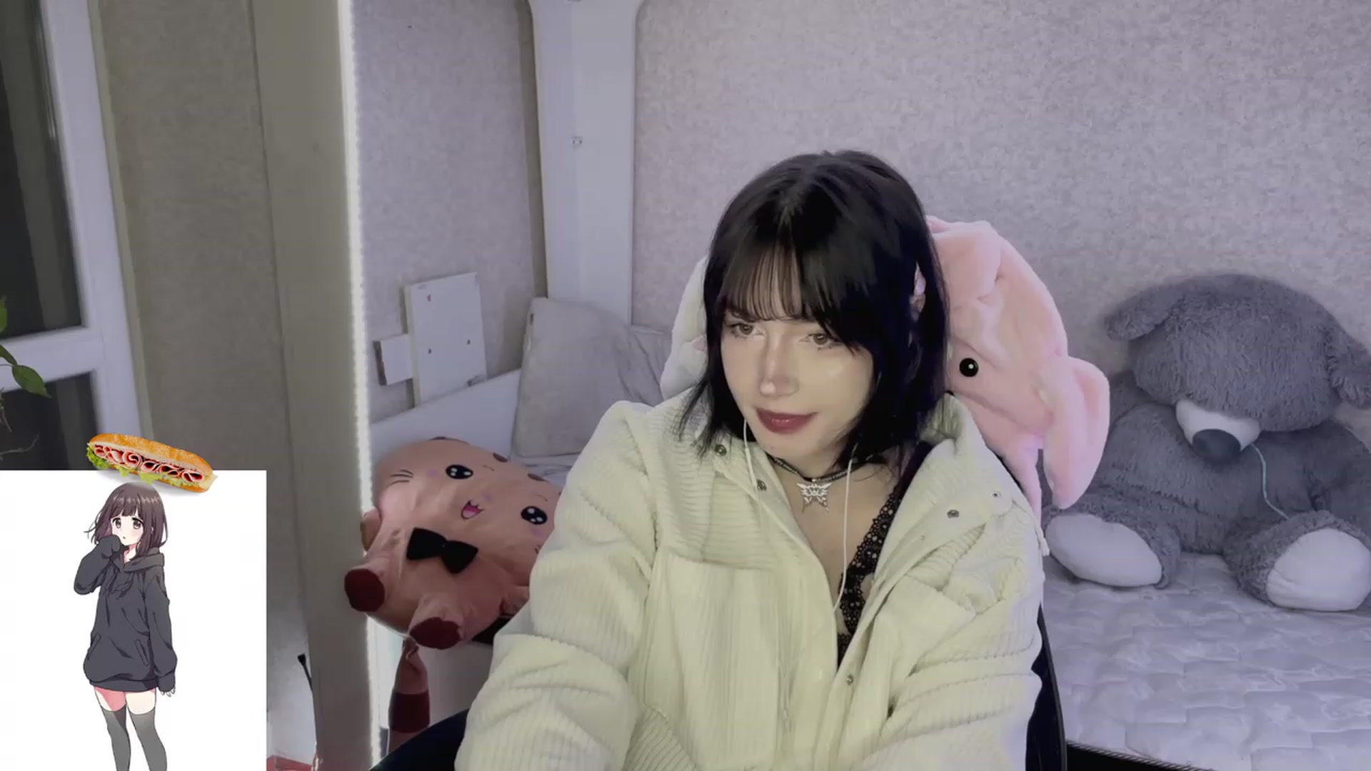 Gallery image thumbnail from Licorice_Alia's myfreecams stream on, 04/22/2023, 23:21 image 19 of 20
