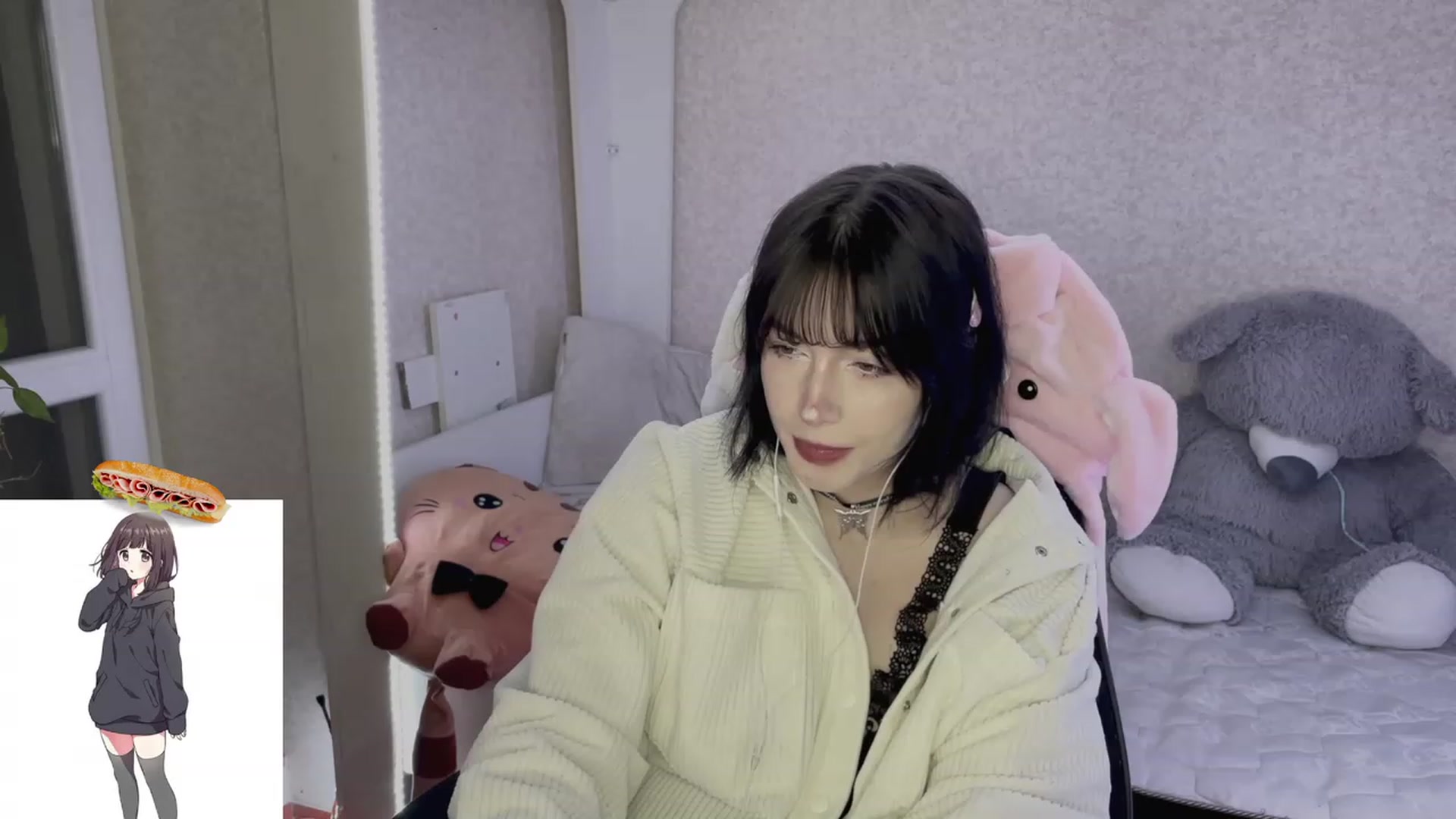 Gallery image thumbnail from Licorice_Alia's myfreecams stream on, 04/22/2023, 23:21 image 4 of 20