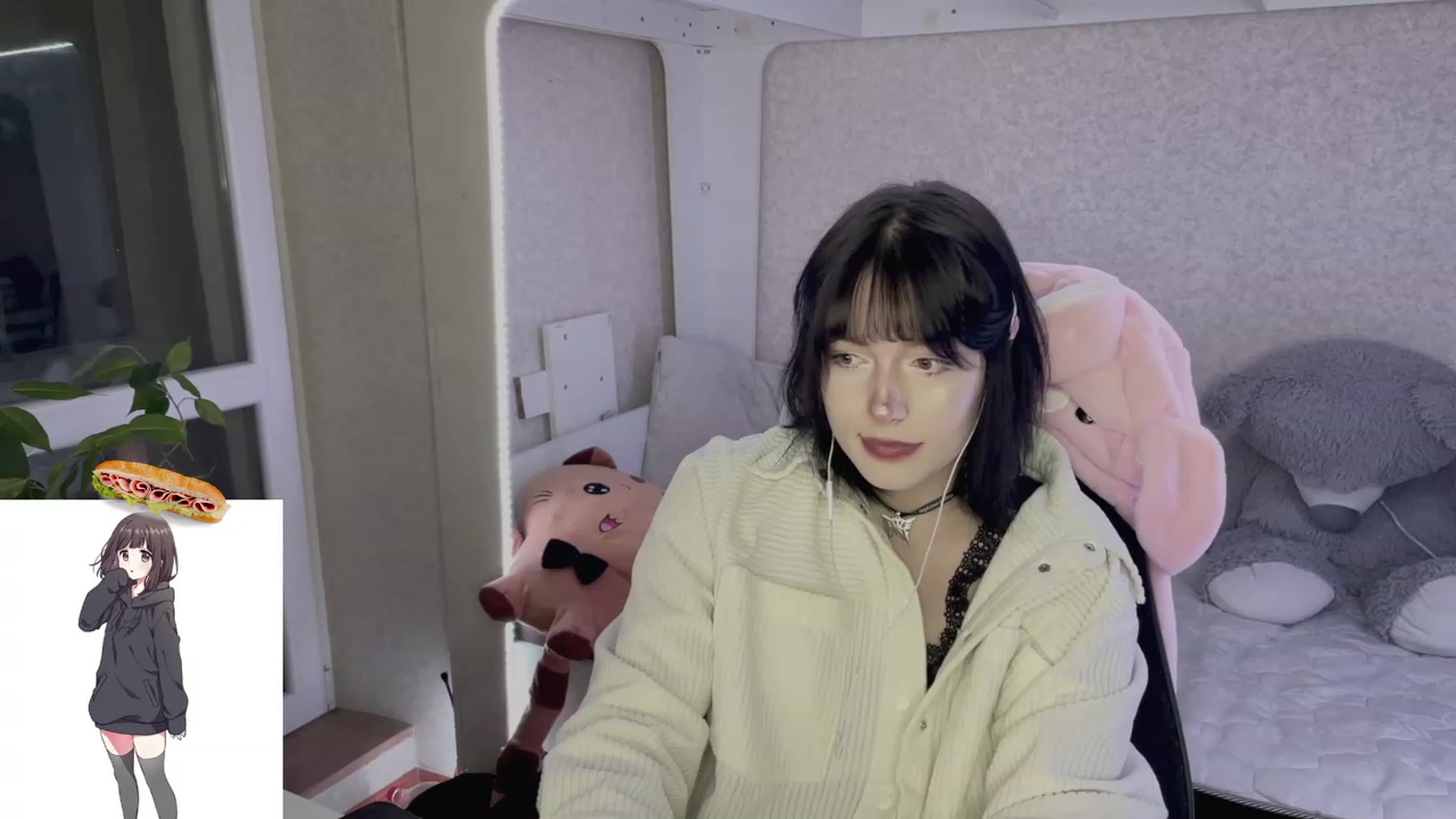 Gallery image thumbnail from Licorice_Alia's myfreecams stream on, 04/24/2023, 24:36 image 5 of 20