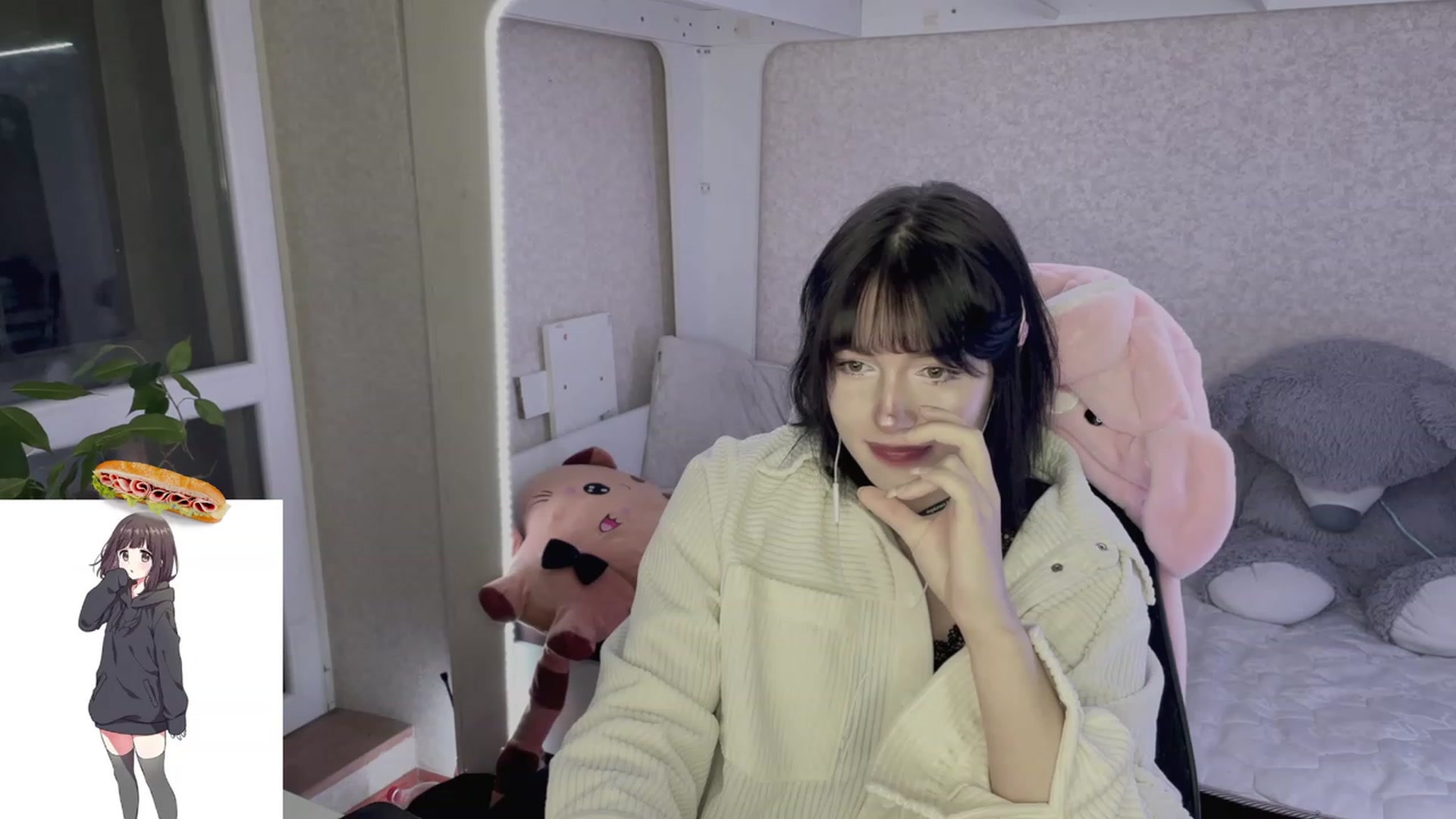 Gallery image thumbnail from Licorice_Alia's myfreecams stream on, 04/24/2023, 24:36 image 4 of 20