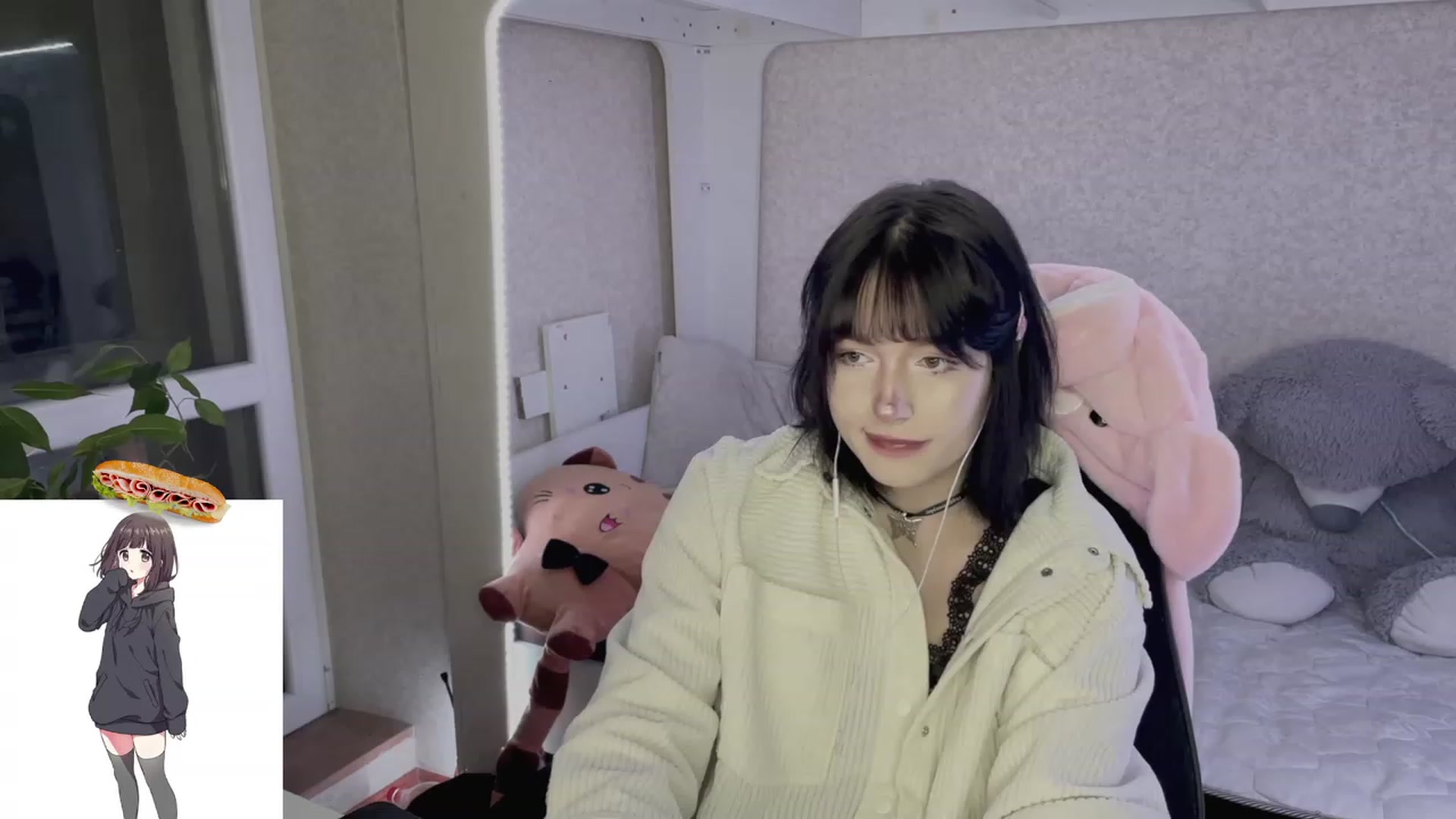 Gallery image thumbnail from Licorice_Alia's myfreecams stream on, 04/24/2023, 24:36 image 6 of 20
