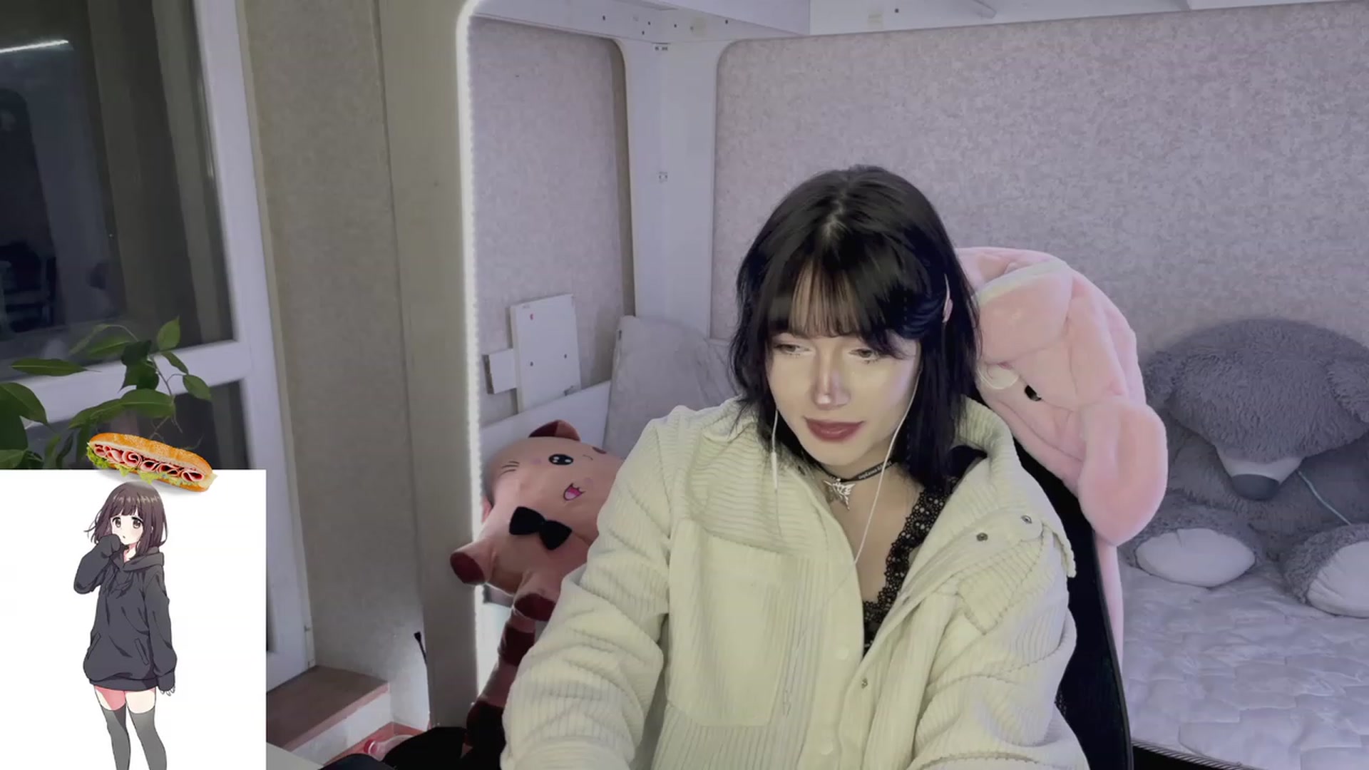 Gallery image thumbnail from Licorice_Alia's myfreecams stream on, 04/24/2023, 24:36 image 1 of 20