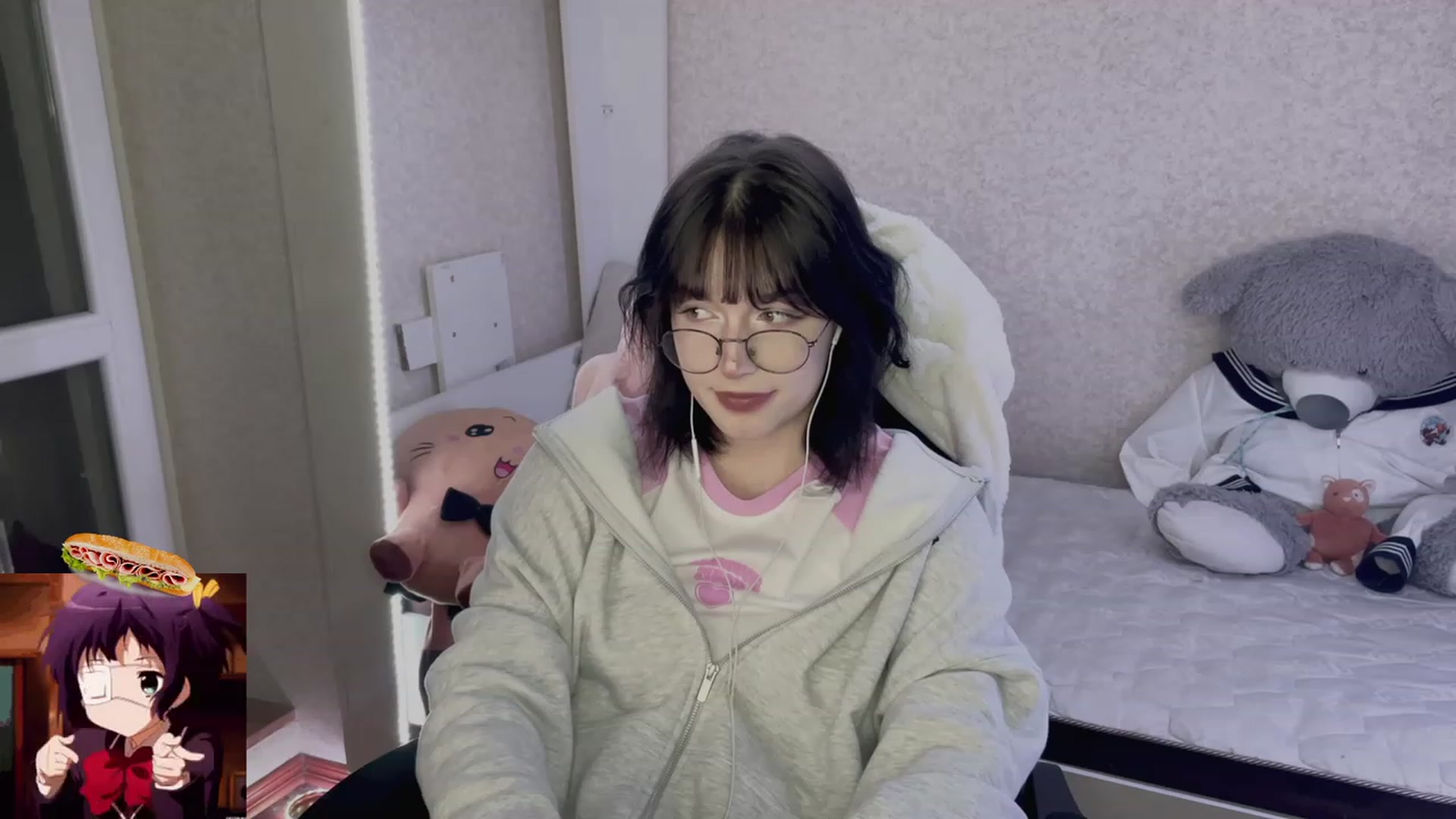Gallery image thumbnail from Licorice_Alia's myfreecams stream on, 05/06/2023, 24:42 image 20 of 20