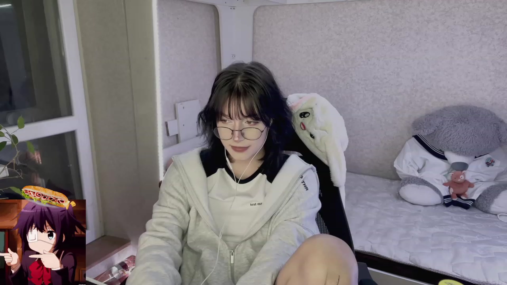 Gallery image thumbnail from Licorice_Alia's myfreecams stream on, 05/07/2023, 24:02 image 5 of 20