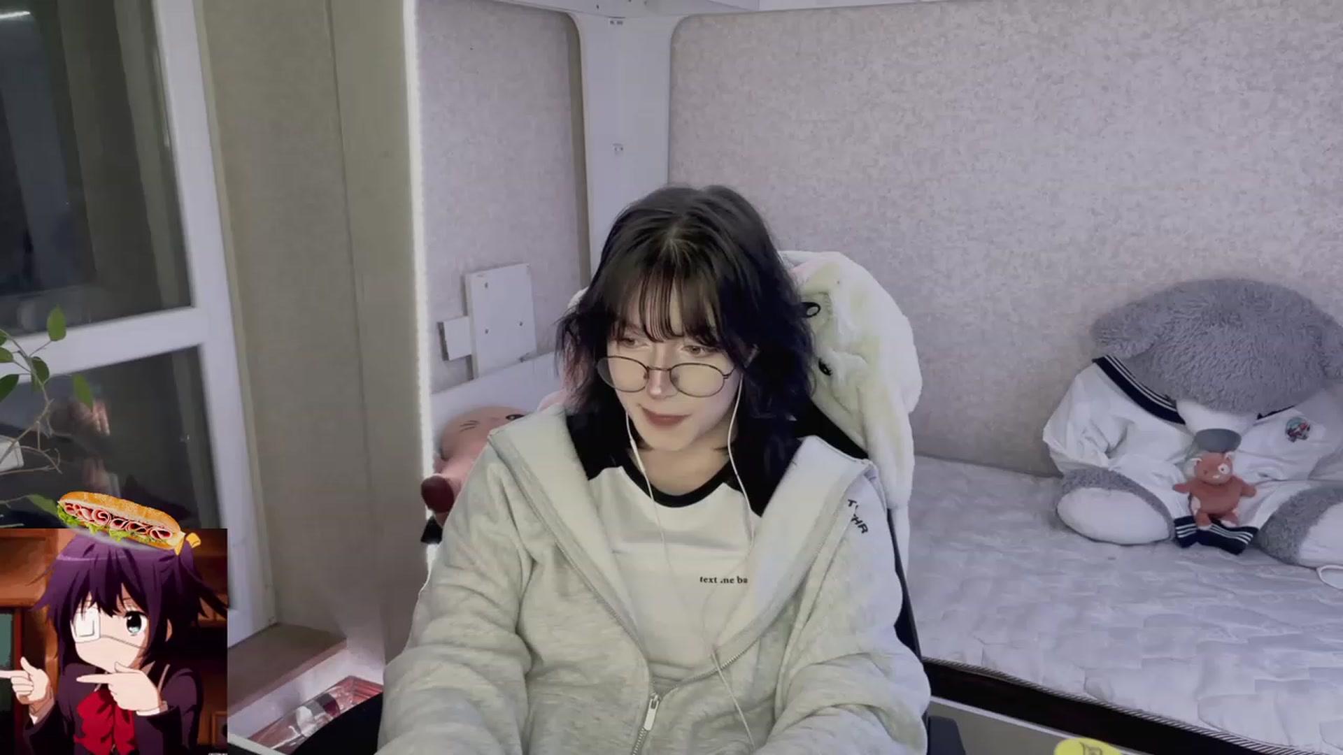 Gallery image thumbnail from Licorice_Alia's myfreecams stream on, 05/07/2023, 24:02 image 18 of 20