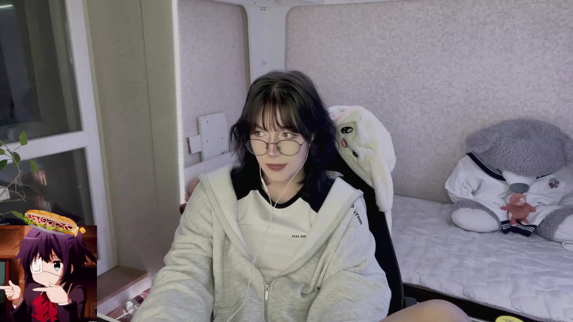 Gallery image thumbnail from Licorice_Alia's myfreecams stream on, 05/07/2023, 24:02 image 6 of 20