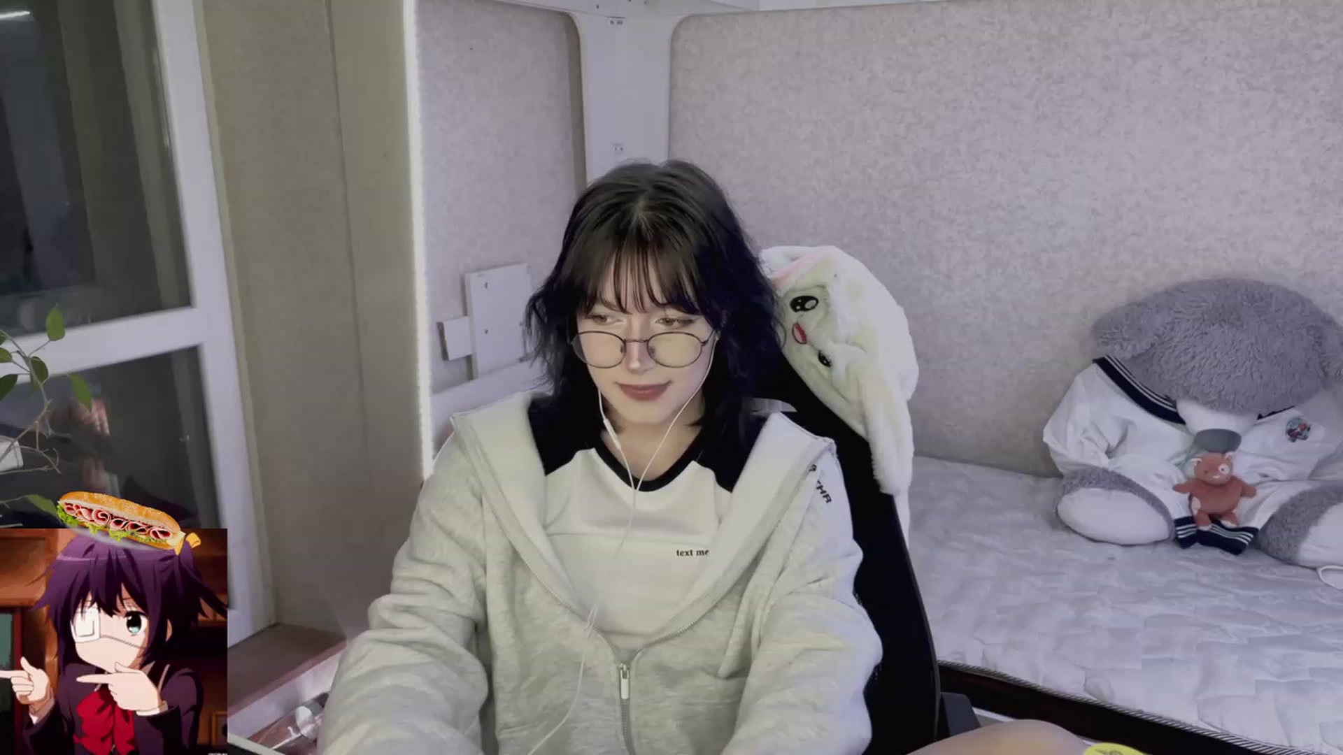 Gallery image thumbnail from Licorice_Alia's myfreecams stream on, 05/07/2023, 24:02 image 8 of 20
