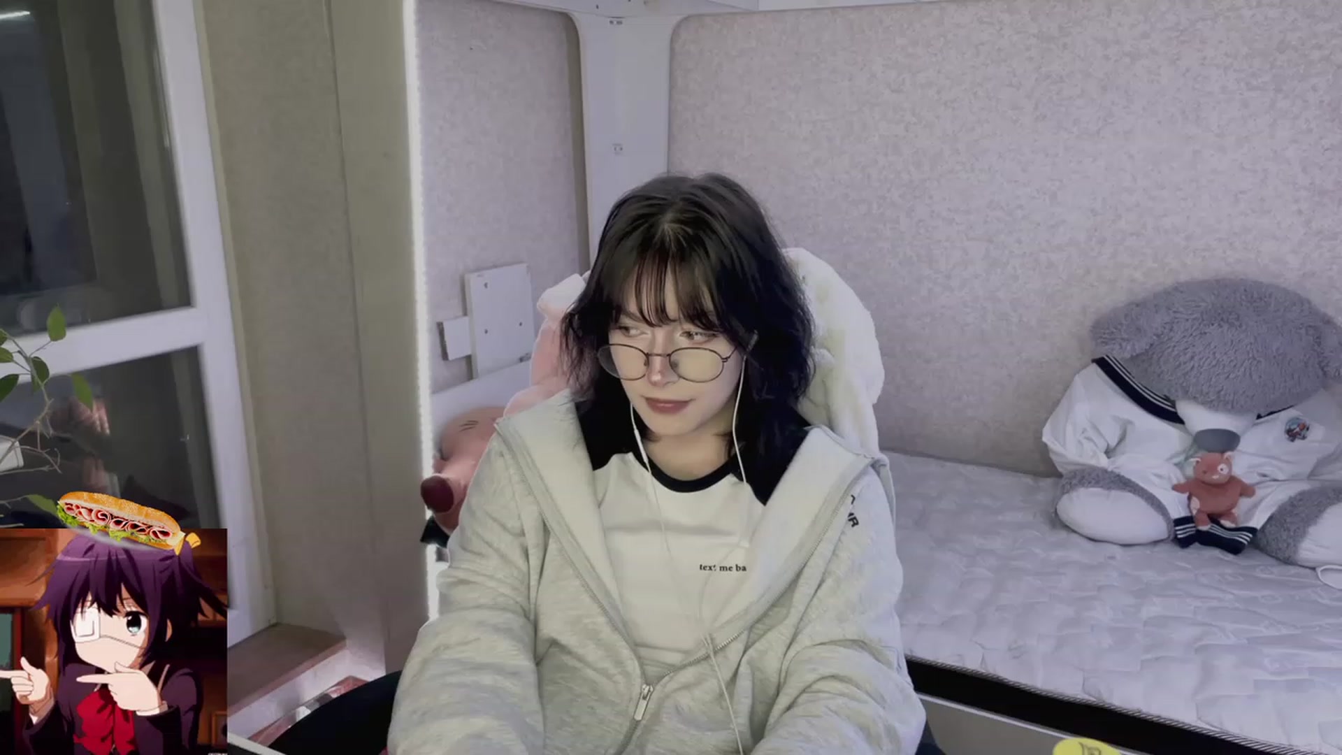 Gallery image thumbnail from Licorice_Alia's myfreecams stream on, 05/07/2023, 24:02 image 19 of 20