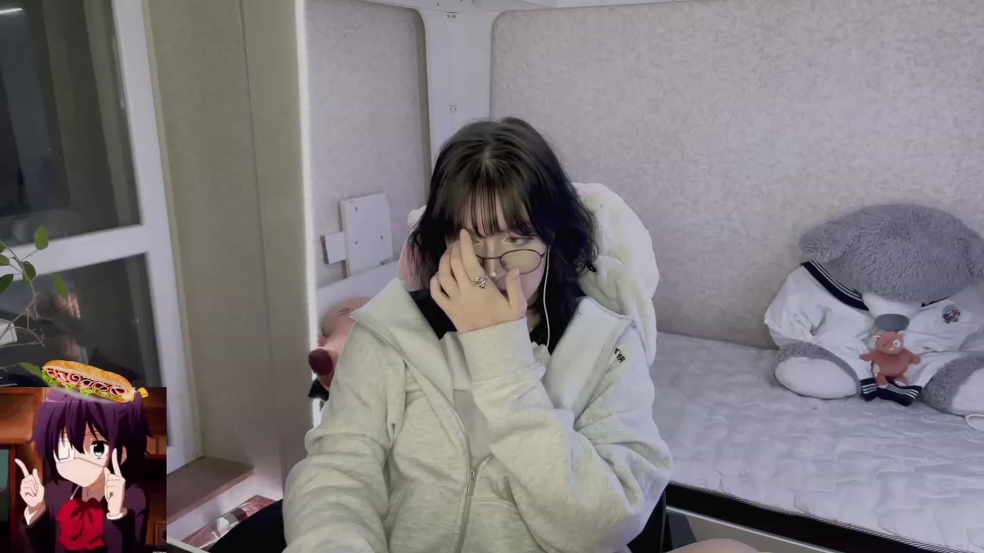 Gallery image thumbnail from Licorice_Alia's myfreecams stream on, 05/07/2023, 01:23 image 11 of 20