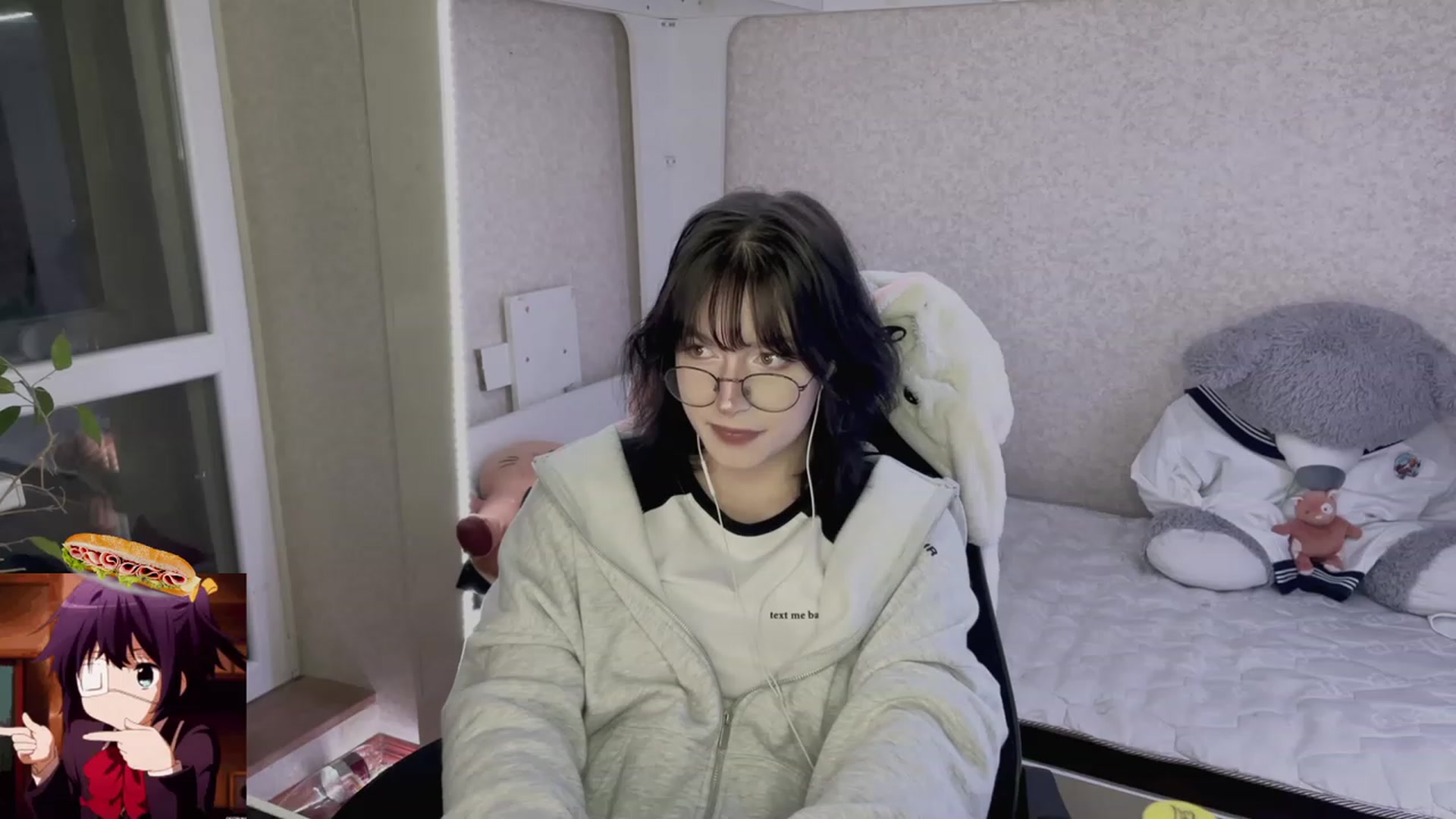 Gallery image thumbnail from Licorice_Alia's myfreecams stream on, 05/07/2023, 01:23 image 1 of 20