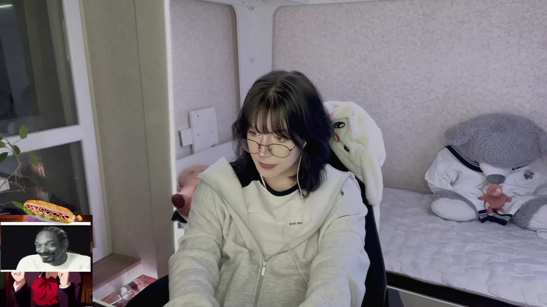 Gallery image thumbnail from Licorice_Alia's myfreecams stream on, 05/07/2023, 01:23 image 18 of 20